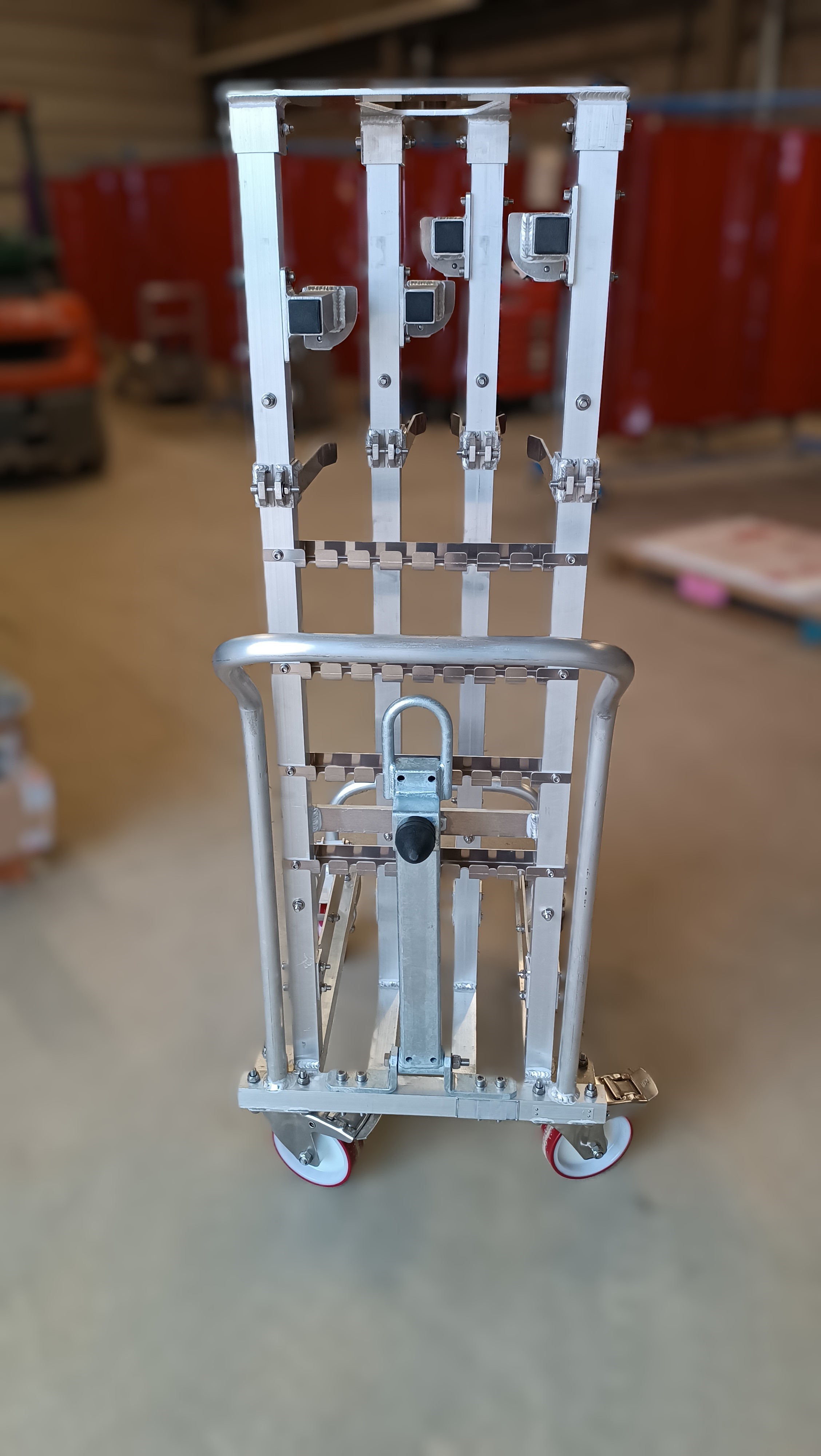Chariot logistique sur mesure en aluminium pour transport de pièces ou sous-ensembles