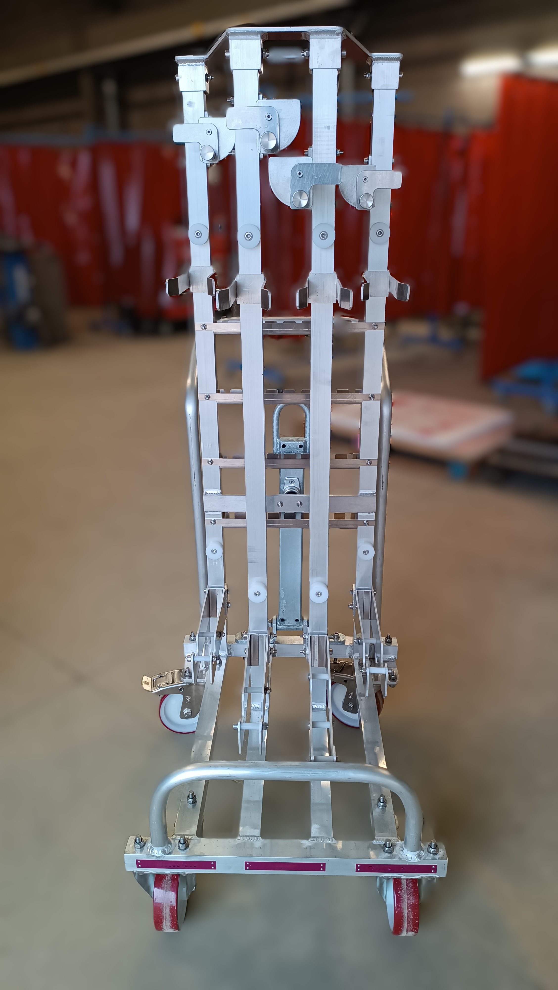 Chariot logistique sur mesure en aluminium pour transport de pièces ou sous-ensembles