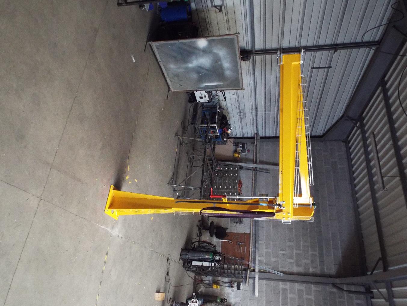 palonnier industriel sur mesure respectant les normes d’ergonomie en poste de travail