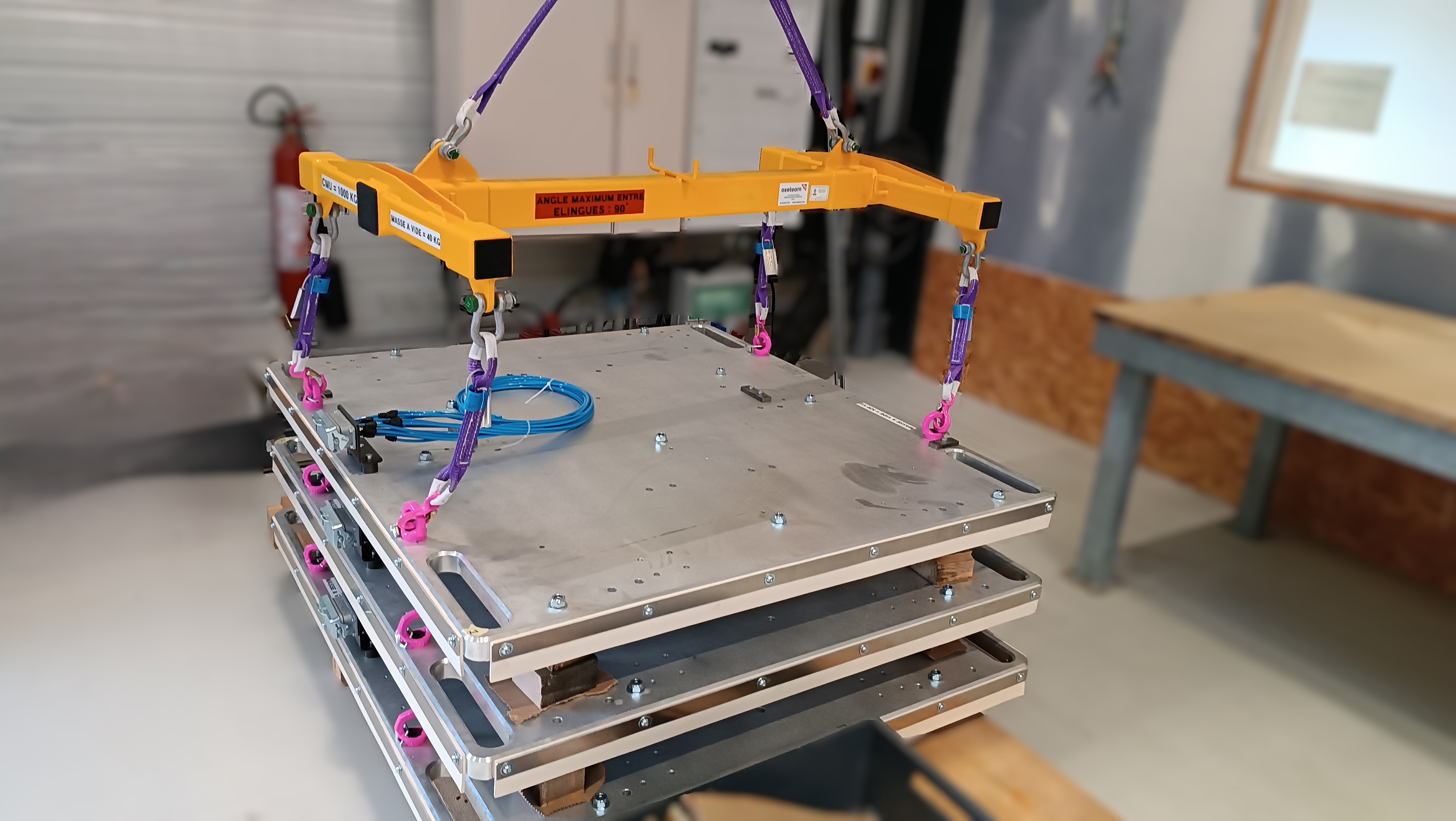 Palonnier en H réglable sur mesure pour manutention de mini-palettes aéronautiques