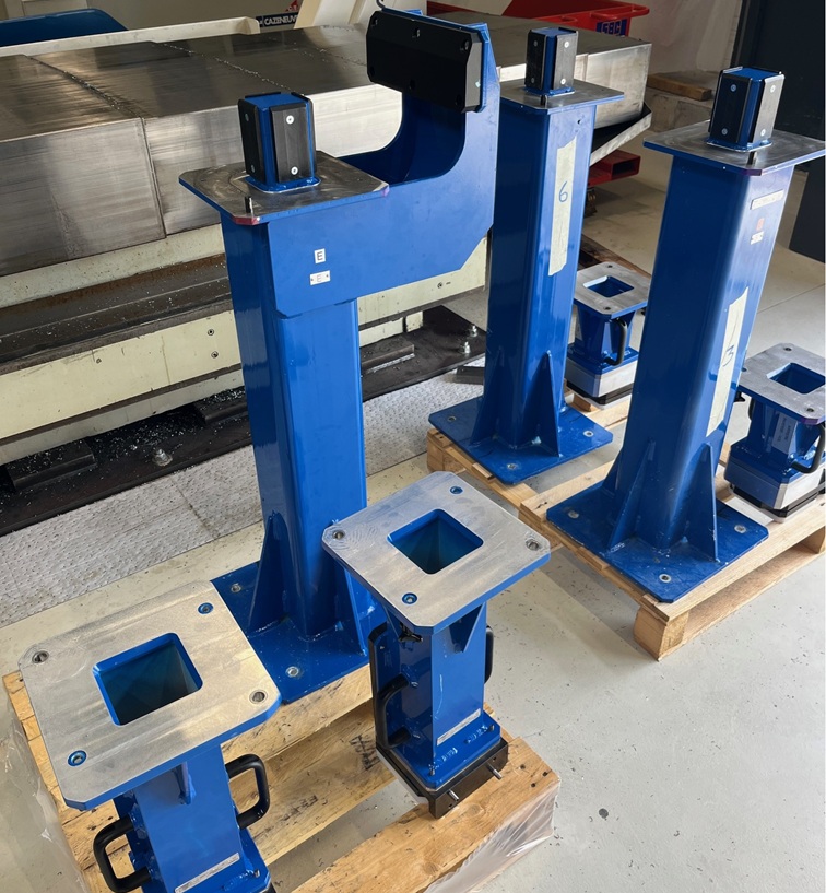 Plusieurs ensembles mécano-soudés terminés après reprise d’usinage sur mesure dans l’atelier Oseteam