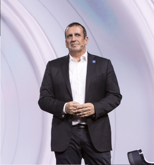 An executive presents on Imprint's cutting-edge stage design at the Mellanox Conference