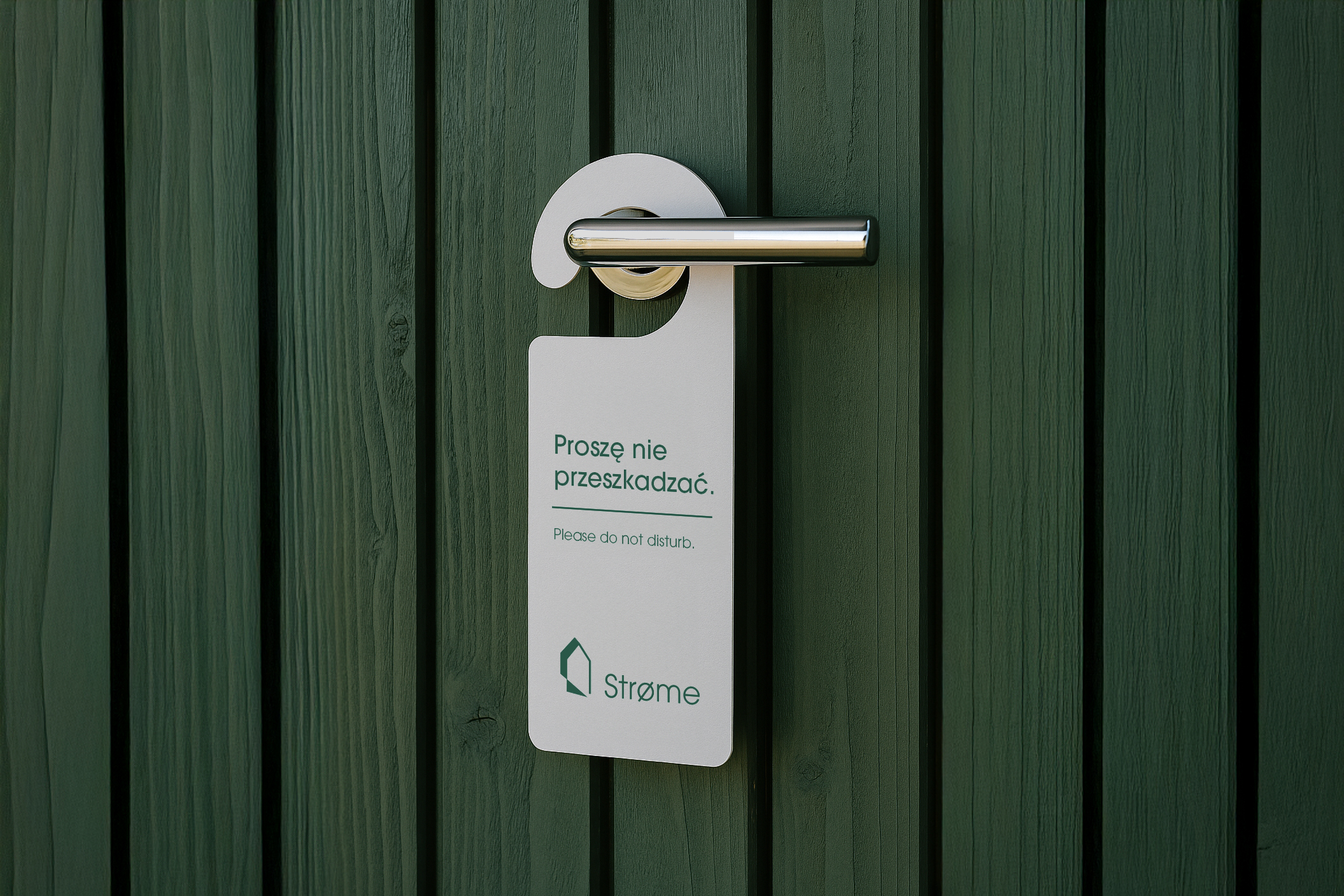 Strome branded tag on natural fabric – subtle identity by Recreate
