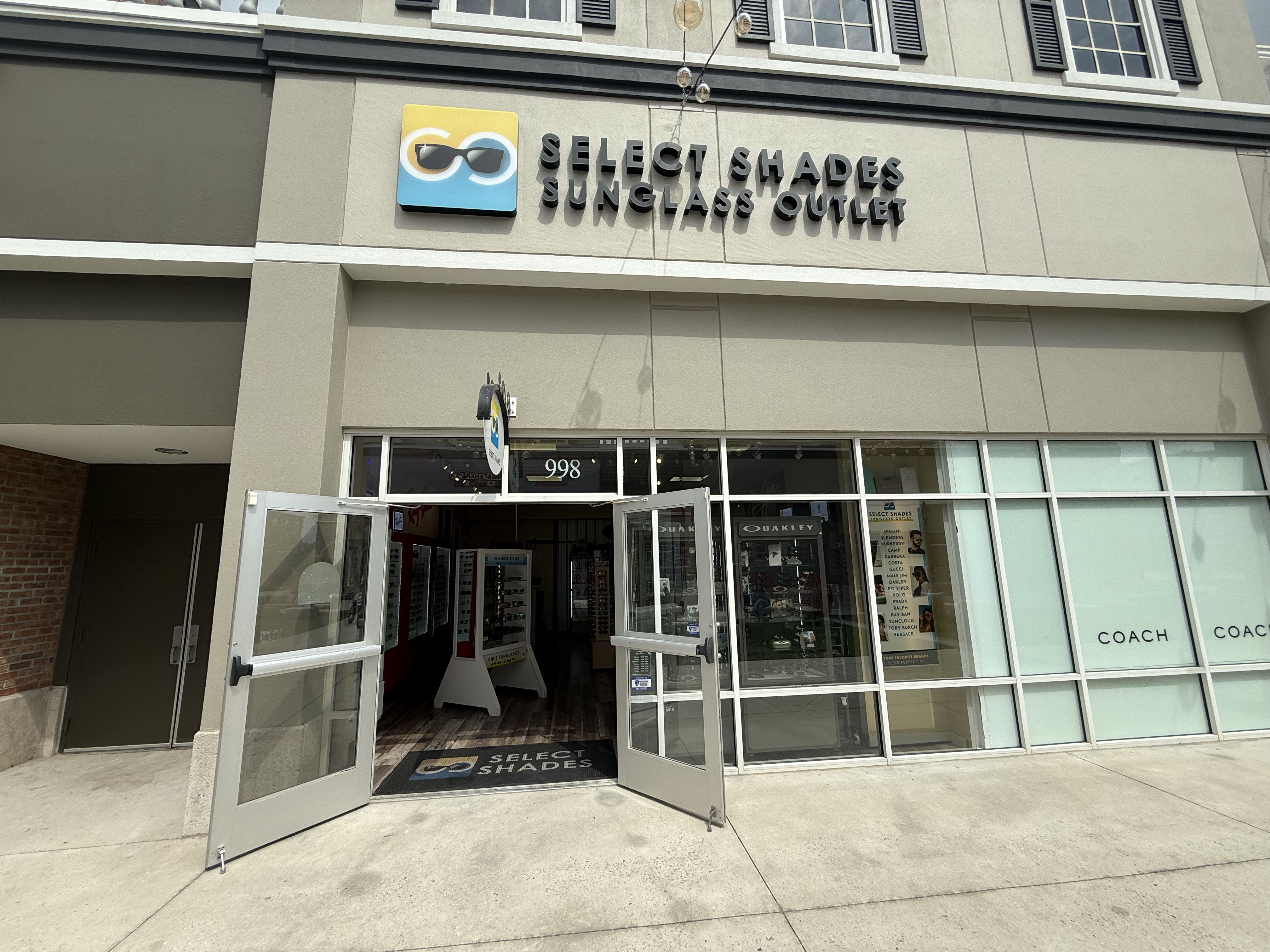 Select Shades Sunglass Outlet North Charleston at Tanger Outlets of Charleston 