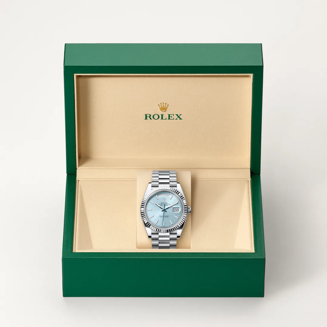Rolex Day-Date, M228236-0018 presentation box