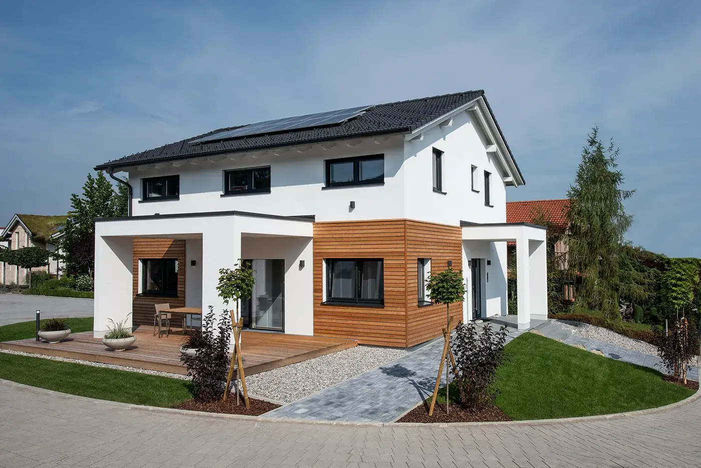 Für Haas-Haus-Kund:innen ist die Wärmepumpe im Preis inkludiert. Sie können zwischen der Luft-Wasser- und der Erdwärmevariante wählen.