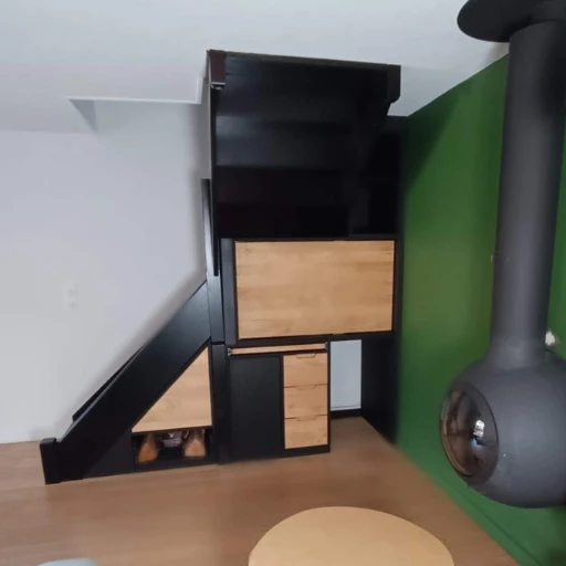 Meuble sous escalier noir