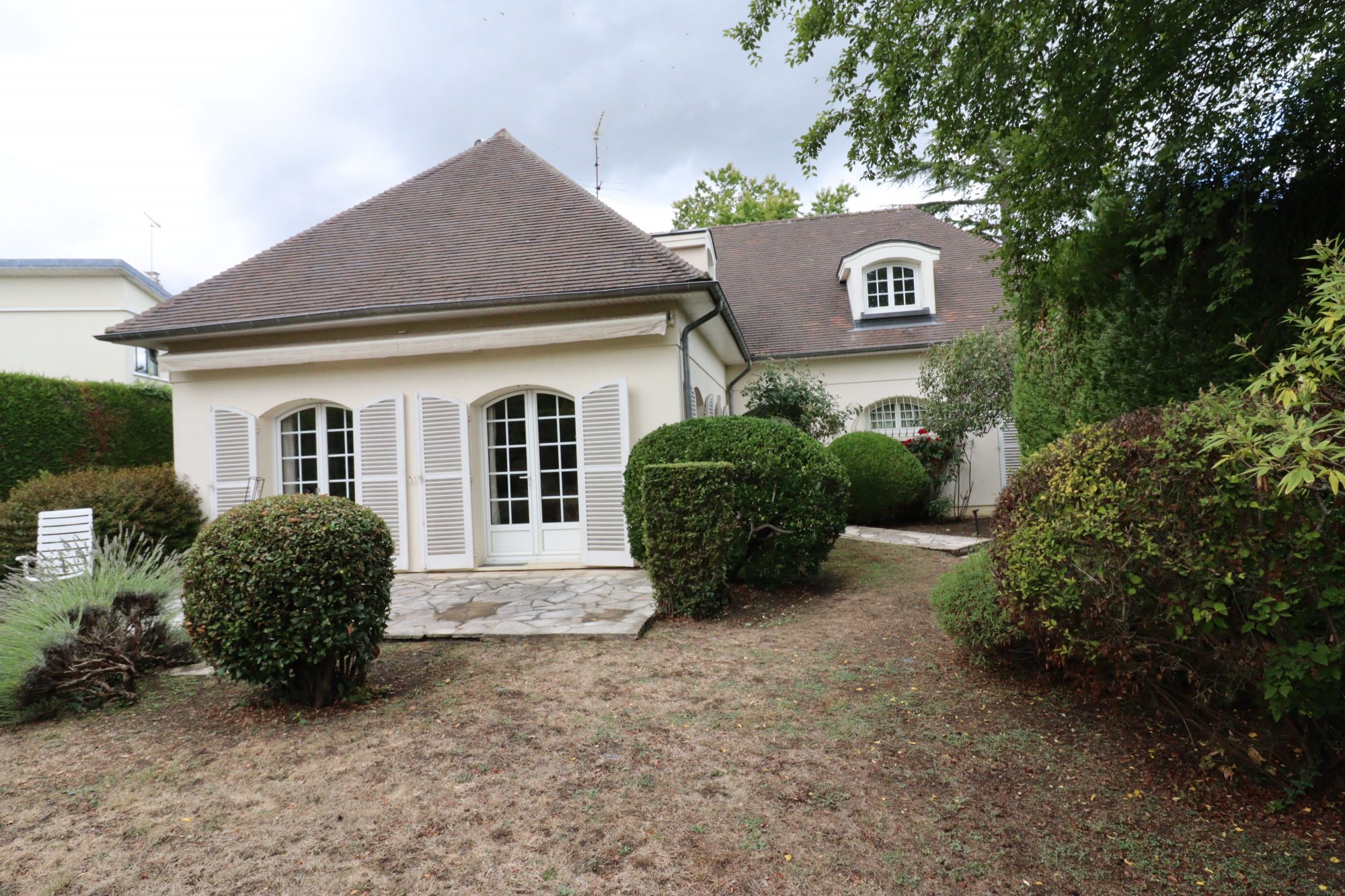 NOUVEAUTE SUR LOUVECIENNES | 205.46m² - Louveciennes