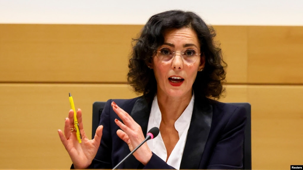 La ministra belga de Asuntos Exteriores, Hadja Lahbib, ante la comisión de relaciones exteriores del Parlamento belga, el 26 de junio de 2023. REUTERS/Yves Herman