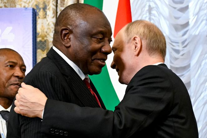 Les présidents Cyril Ramaphosa et Vladimir Poutine lors du sommet des BRICS à Kazan, en Russie, le 22 octobre 2024.