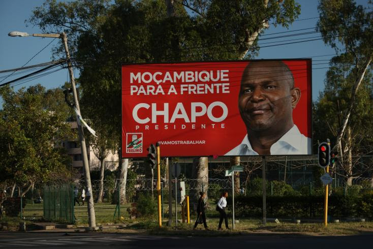 Une affiche électorale du candidat du Frelimo à la présidentielle, Daniel Chapo, le 4 octobre 2024 à Maputo, au Mozambique