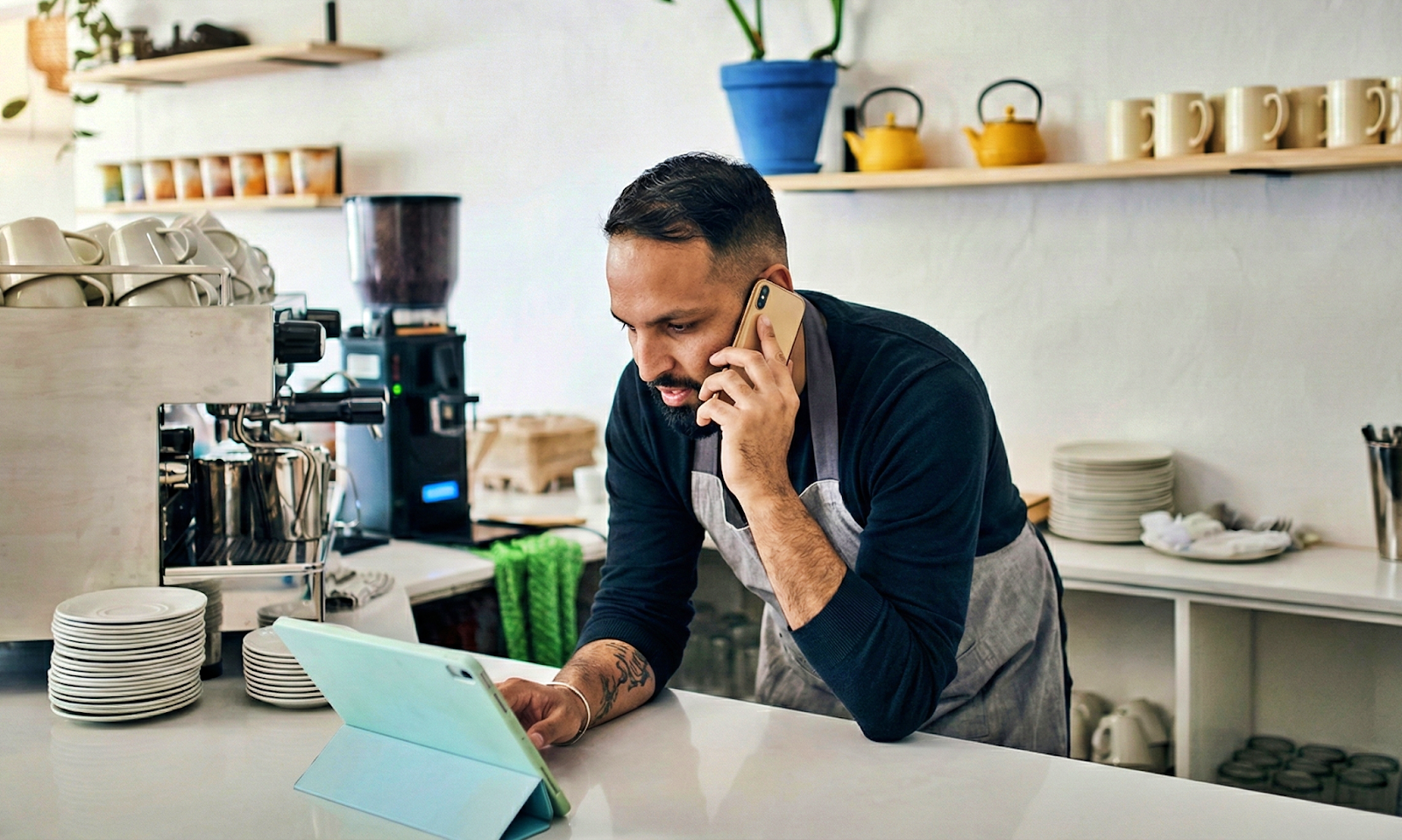 restaurant manager tablet dashboard