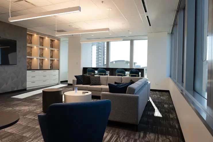 5000 Yonge Street - Lounge Space, A welcoming area for informal discussions, networking, or post-meeting relaxation.