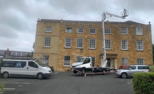 customer jj roofing cherry picker