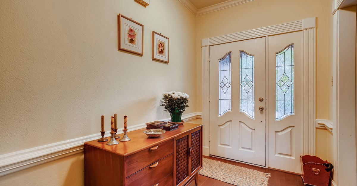 How to Clean and Protect Entryway Rugs in Salt Lake City Homes