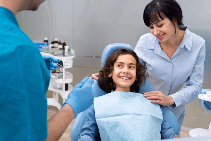 niño en el dentista