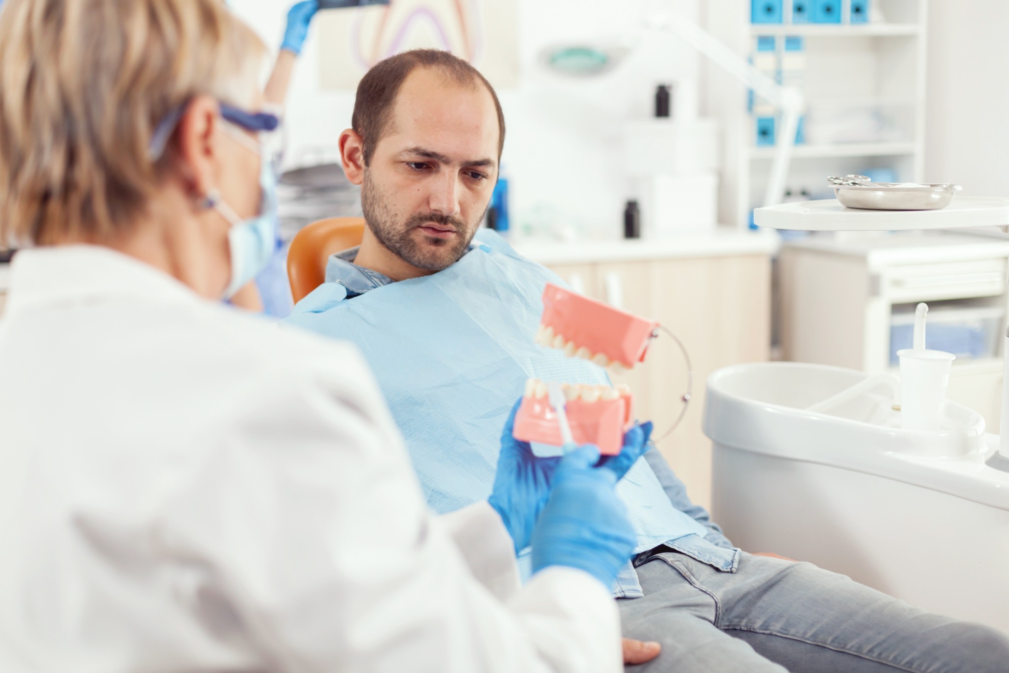 puente dental o implante dental