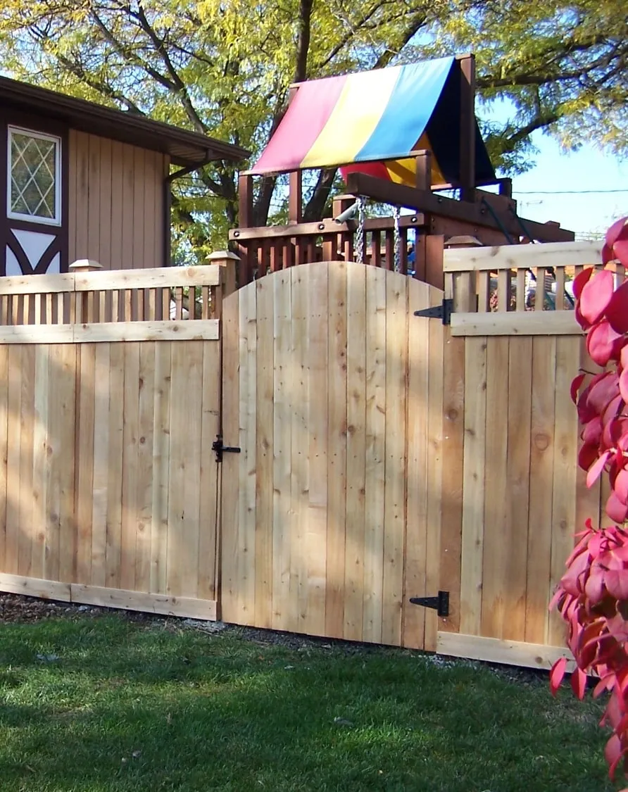 Side yard privacy fencing solutions from certified Chicagoland installers