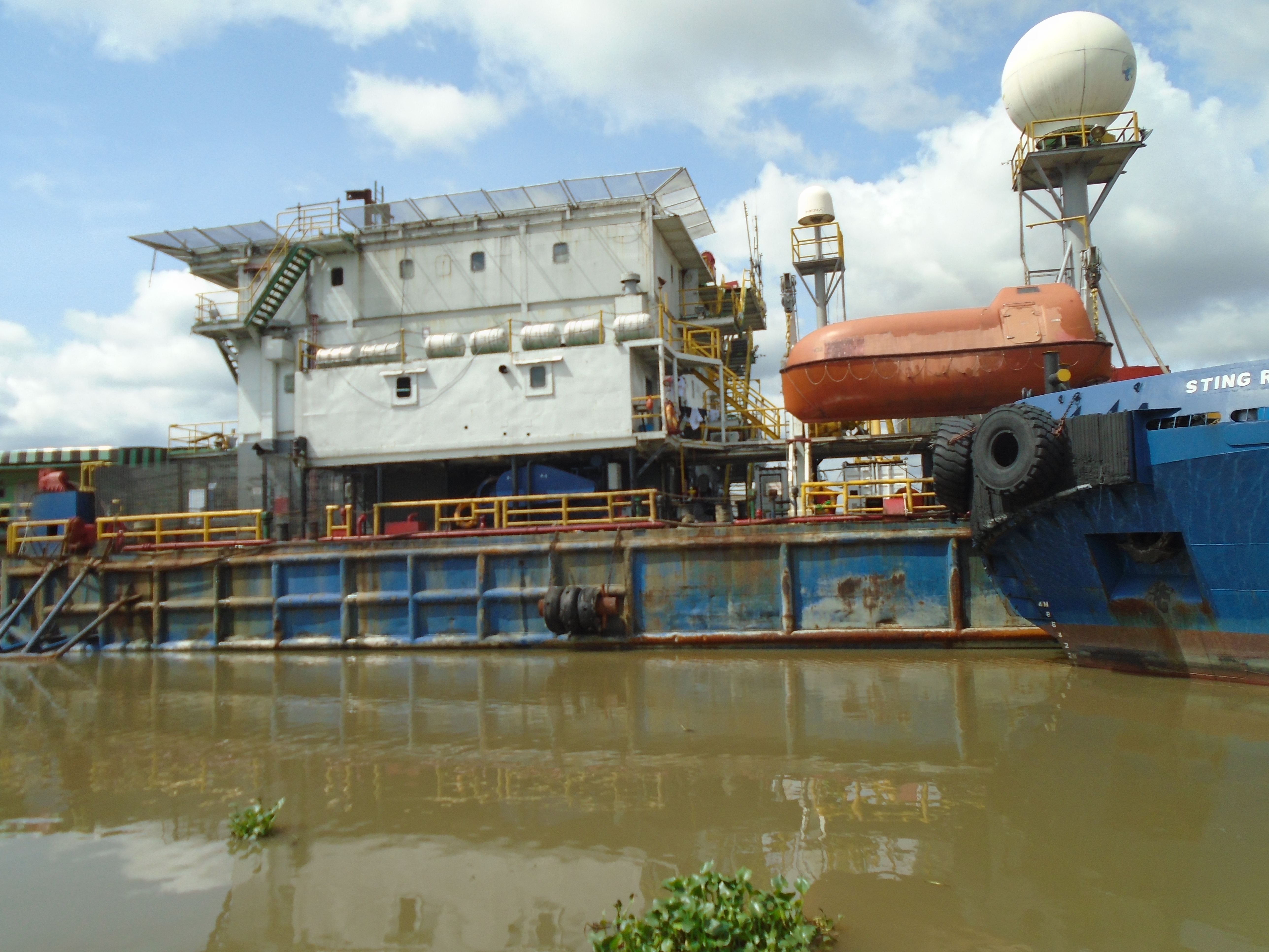 Marine vessel