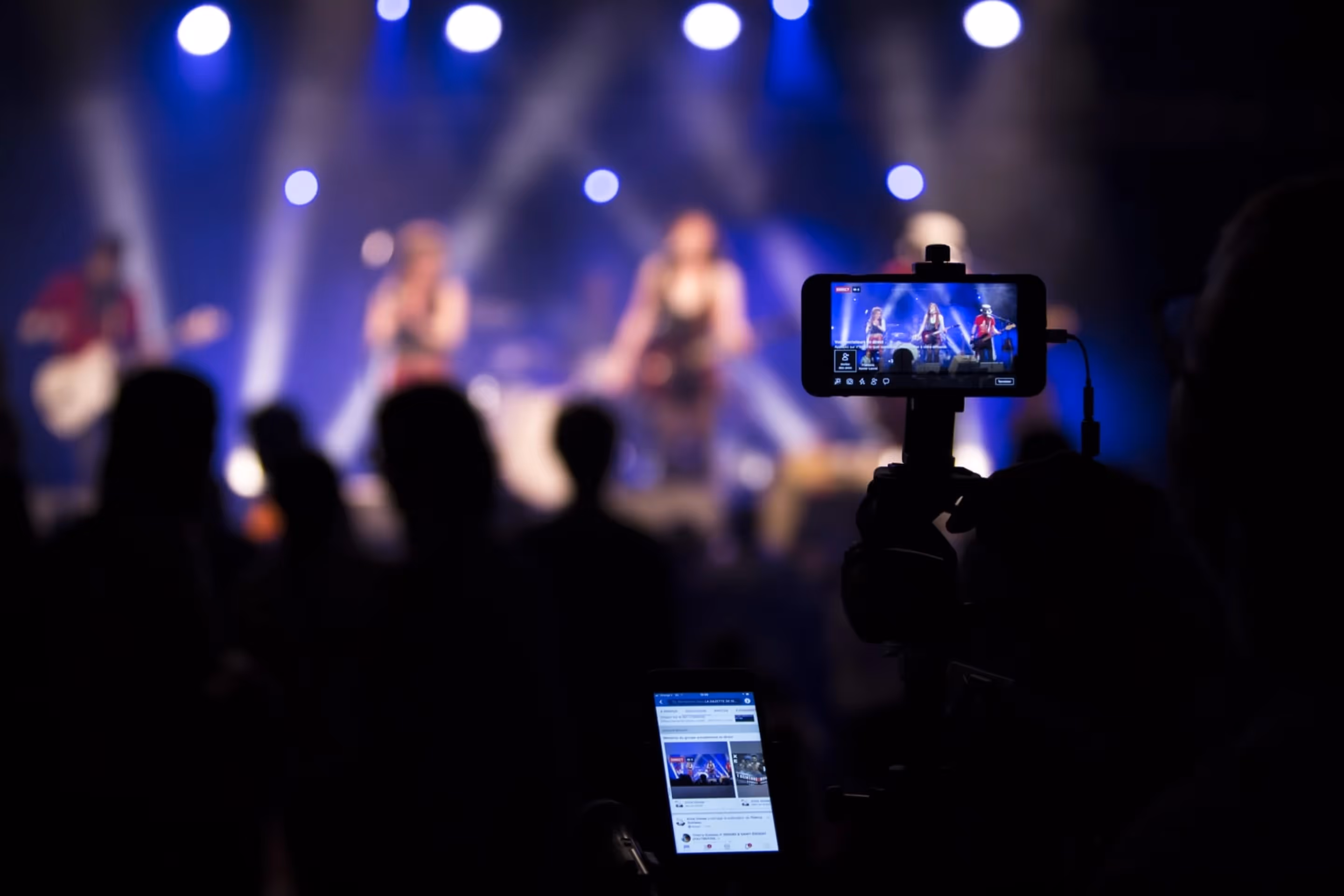 People recording the meeting by phones