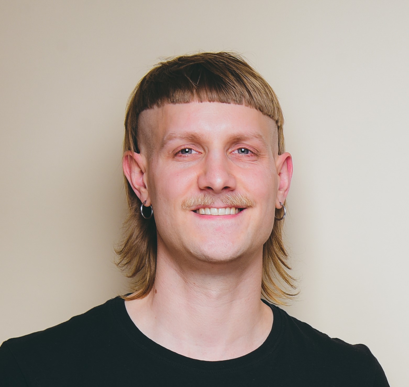 Stackgini Pre-Seed-Finanzierung – Marktstart mit DAX-40-Kunden & KI-Plattform für IT-Entscheidungen