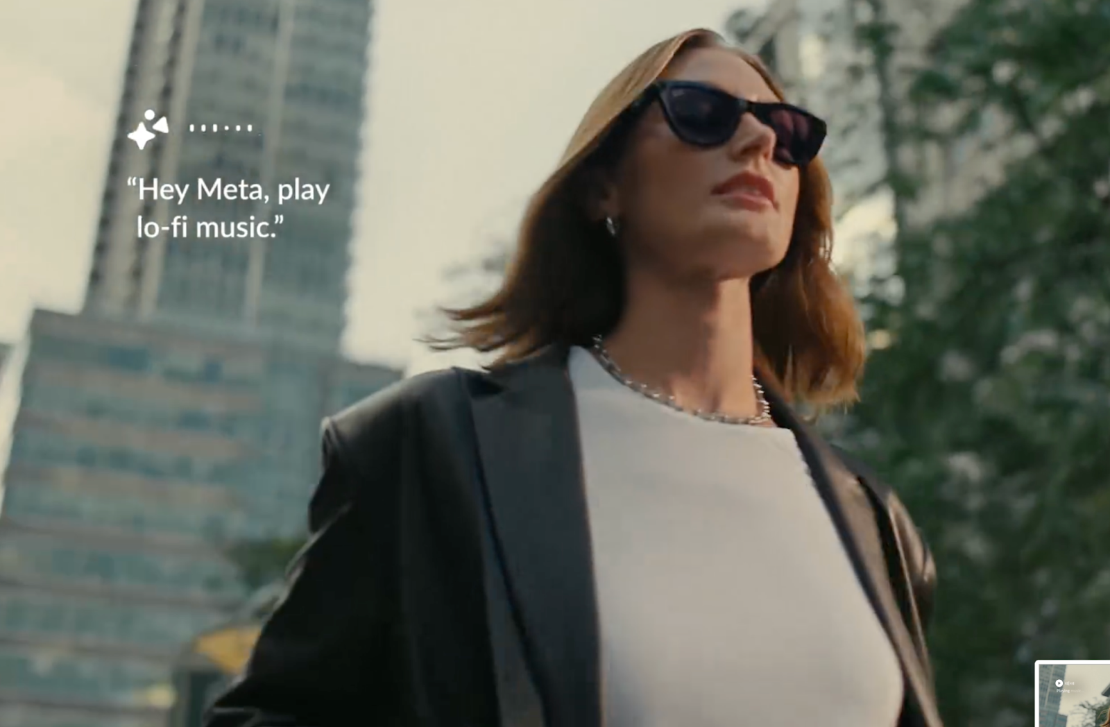 Donna che indossa i Rayban Meta