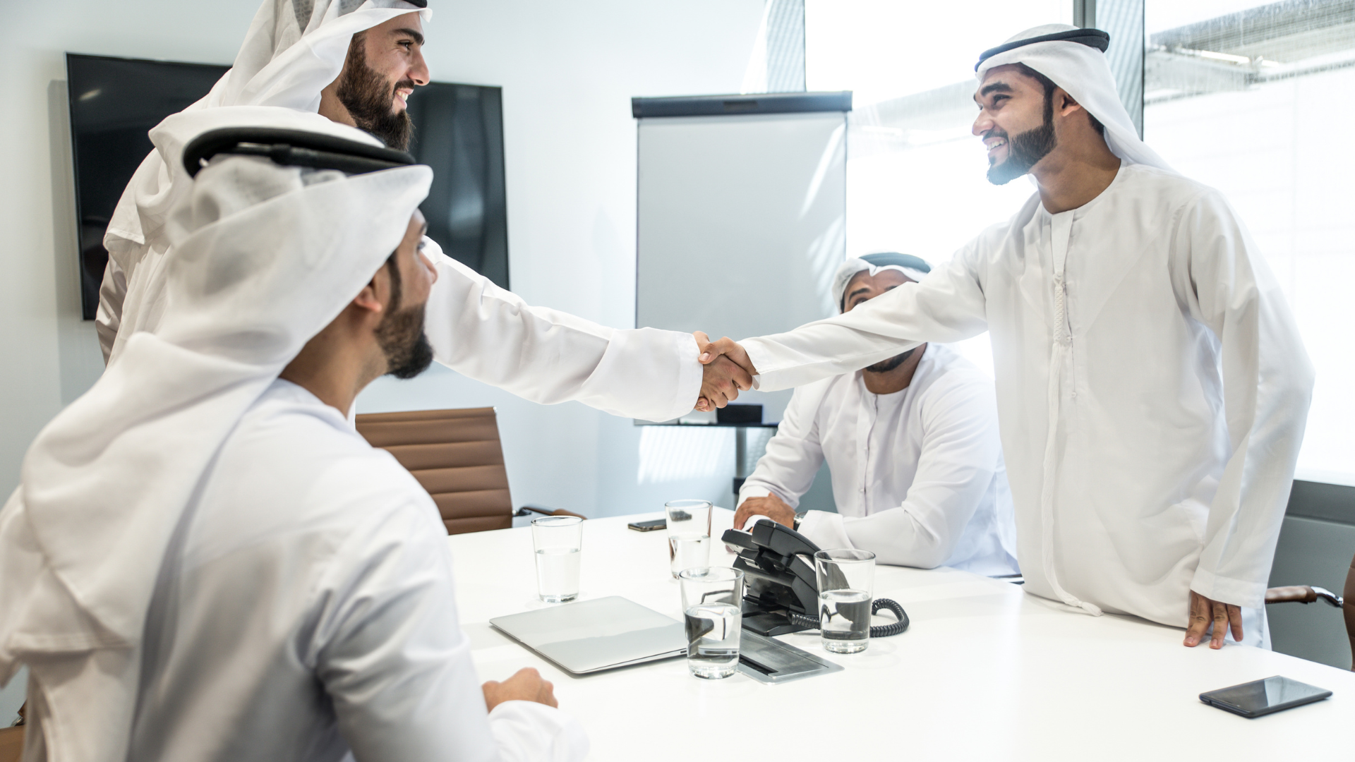 Mainland Dubai: Geschäfte machen innerhalb und außerhalb der UAE