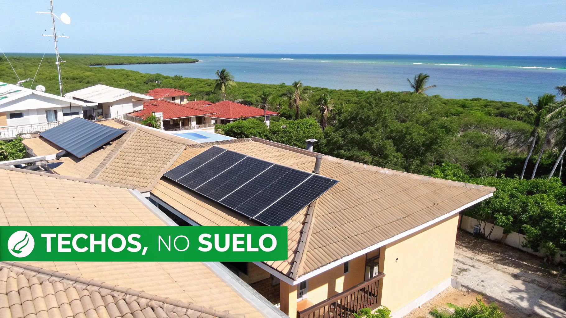 Paneles solares instalados en un techo, optimizando el uso del espacio sin afectar el suelo.