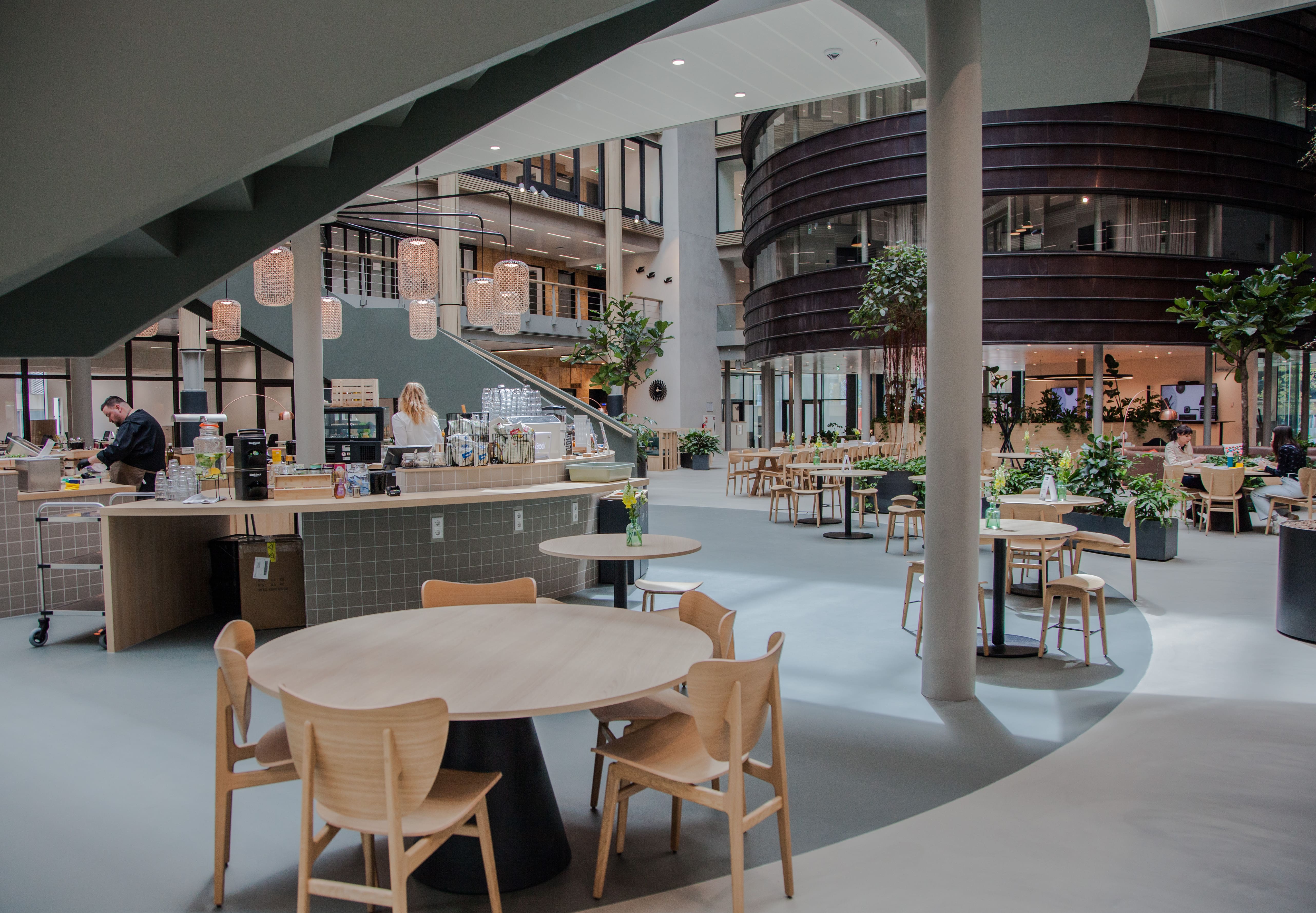 Kantoor Huren in Amsterdam: Optimaliseer je Werkervaring bij EDGE Stadium in de Amsterdamse Stadionbuurt