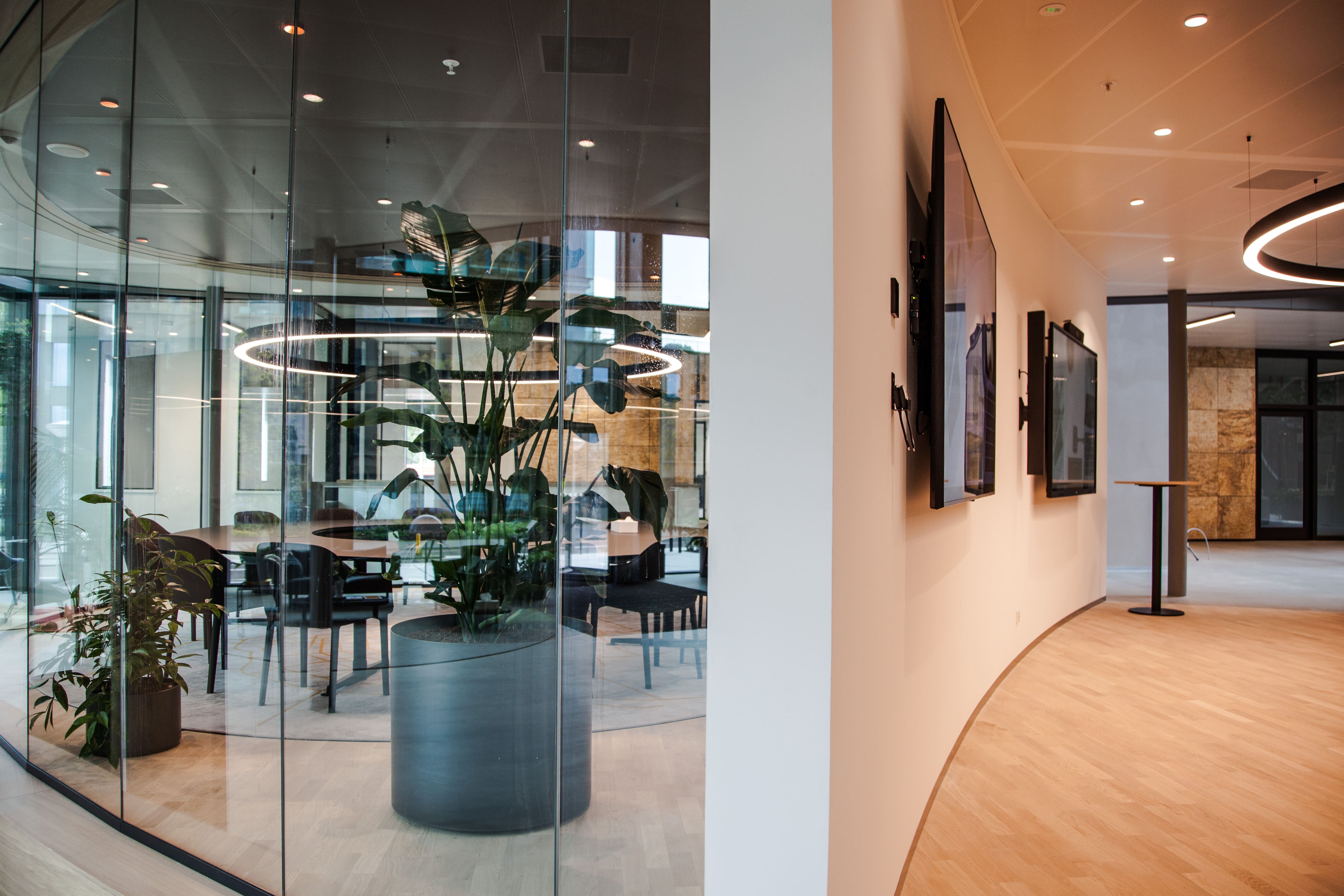 EWS_Speakers Pit 02 STA-min.jpg