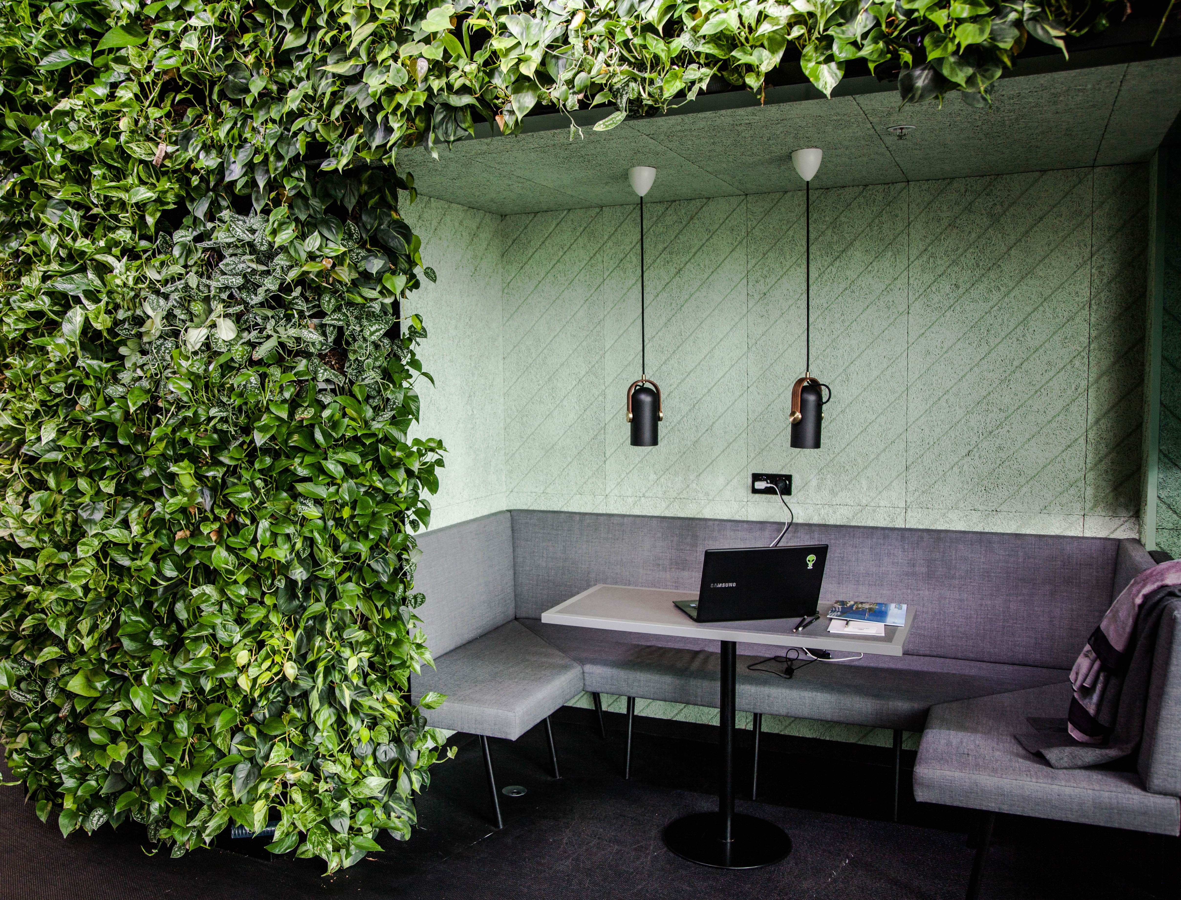 EWS_Business Club OLA 33-min.jpg