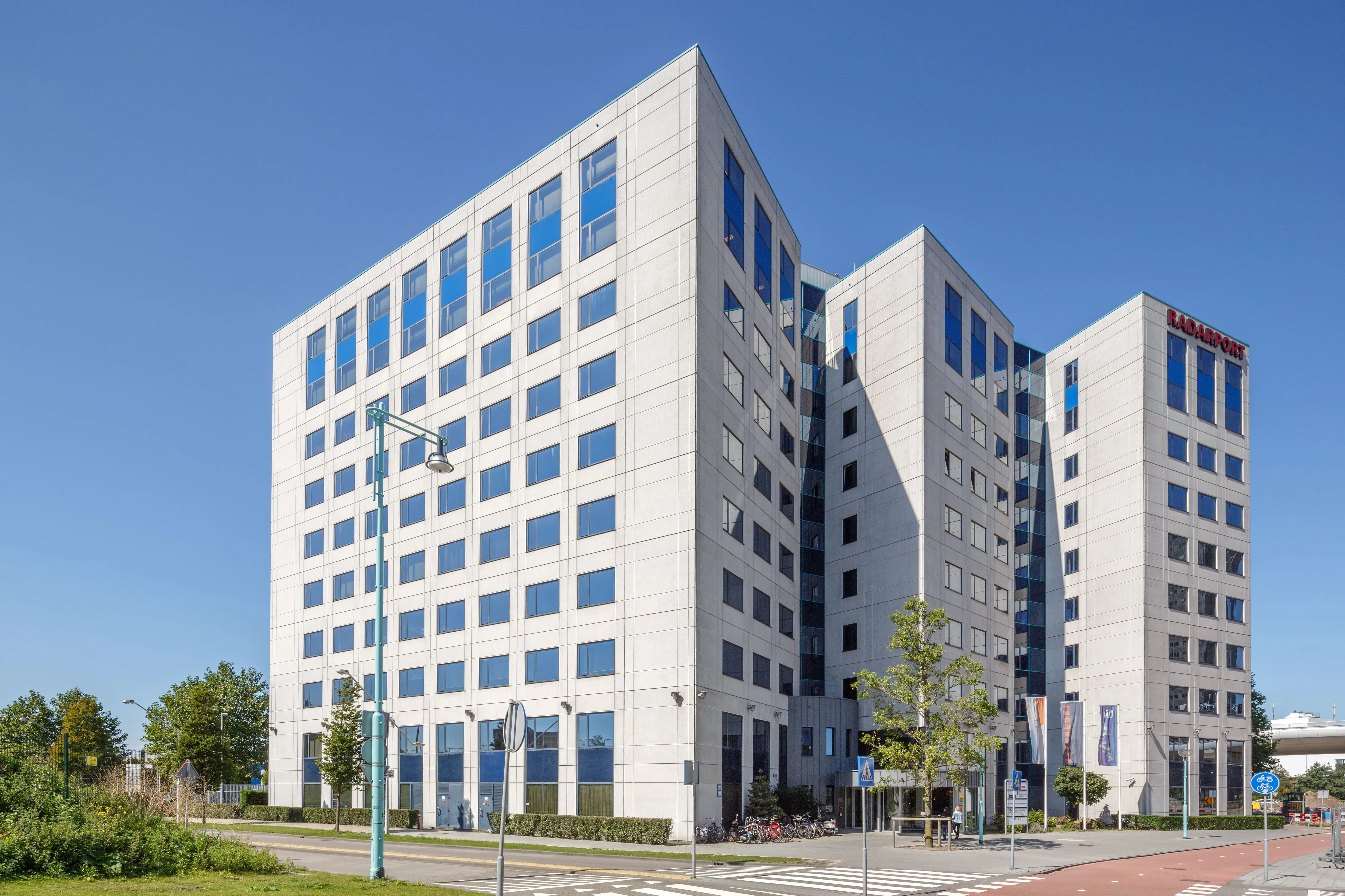 2 HNK Amsterdam Sloterdijk 1-min.webp