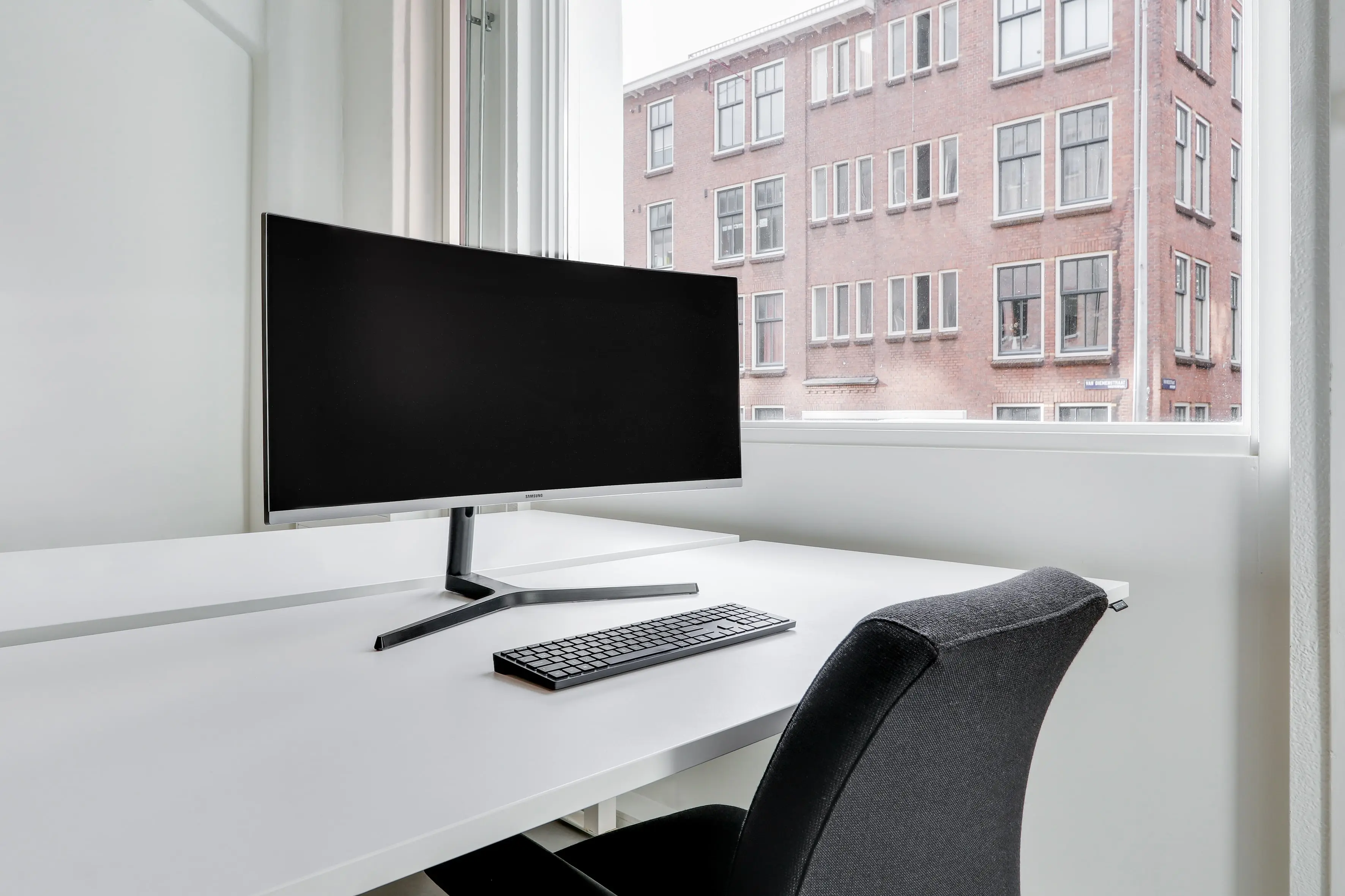 10Amsterdam Houthavens-Co-working desk-min.webp