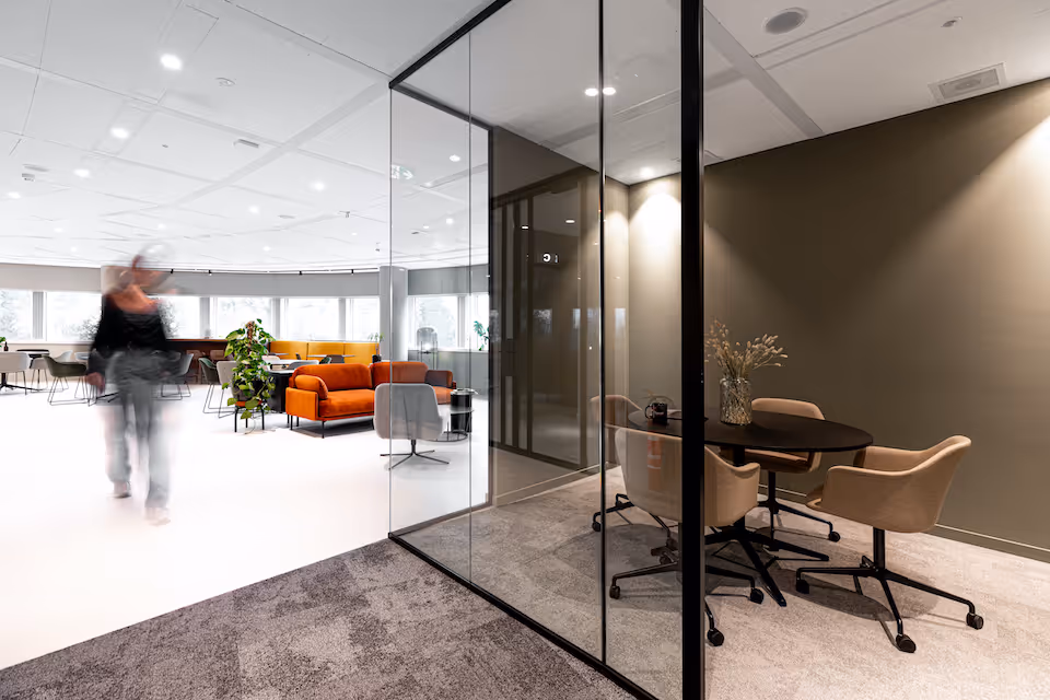 beyondfinal-low-meeting room+.jpg