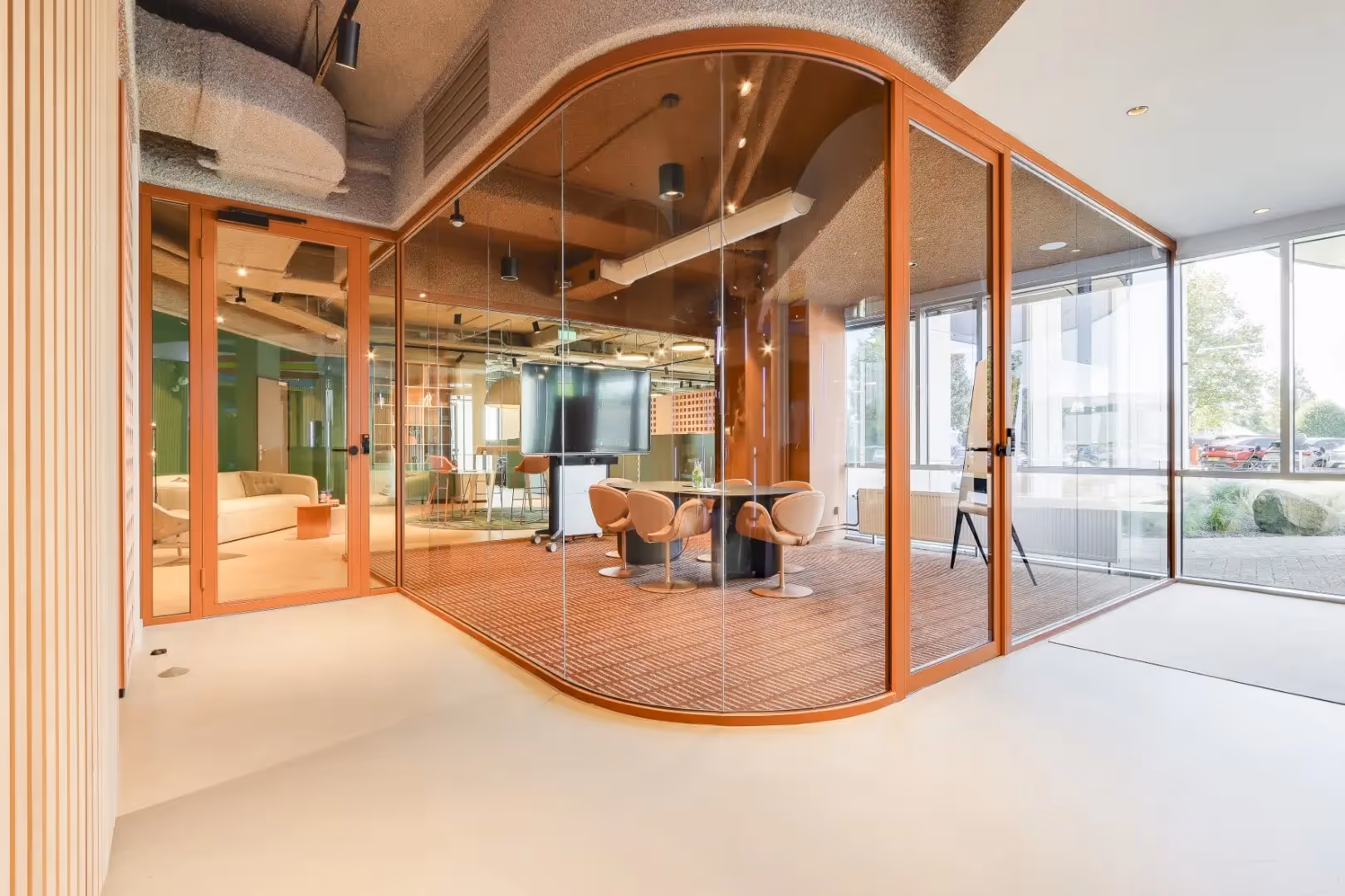 16 Sloterdijk-Collaboration buiten-min.webp