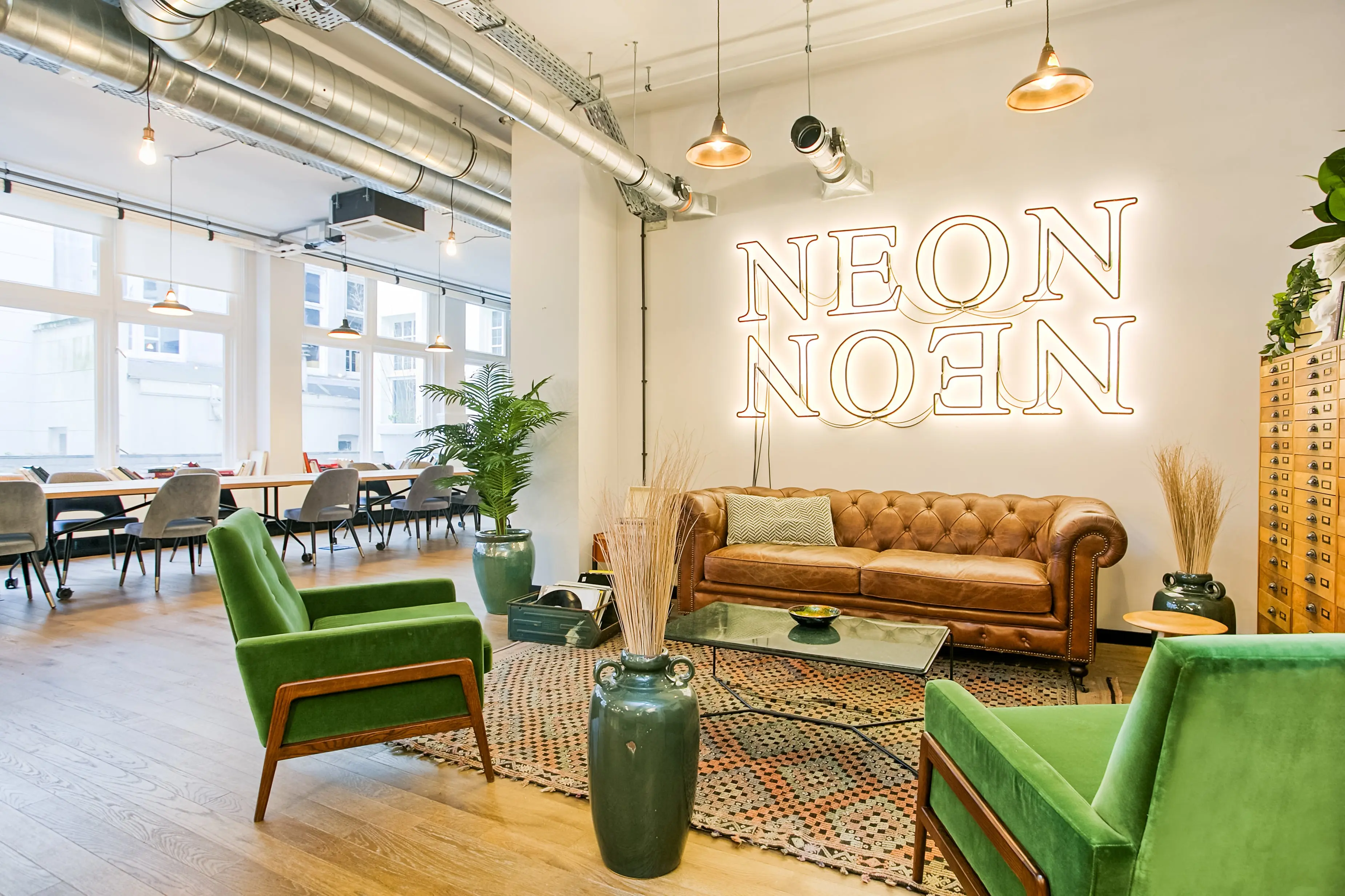  Mindspace Dam, Amsterdam (1)-min.webp