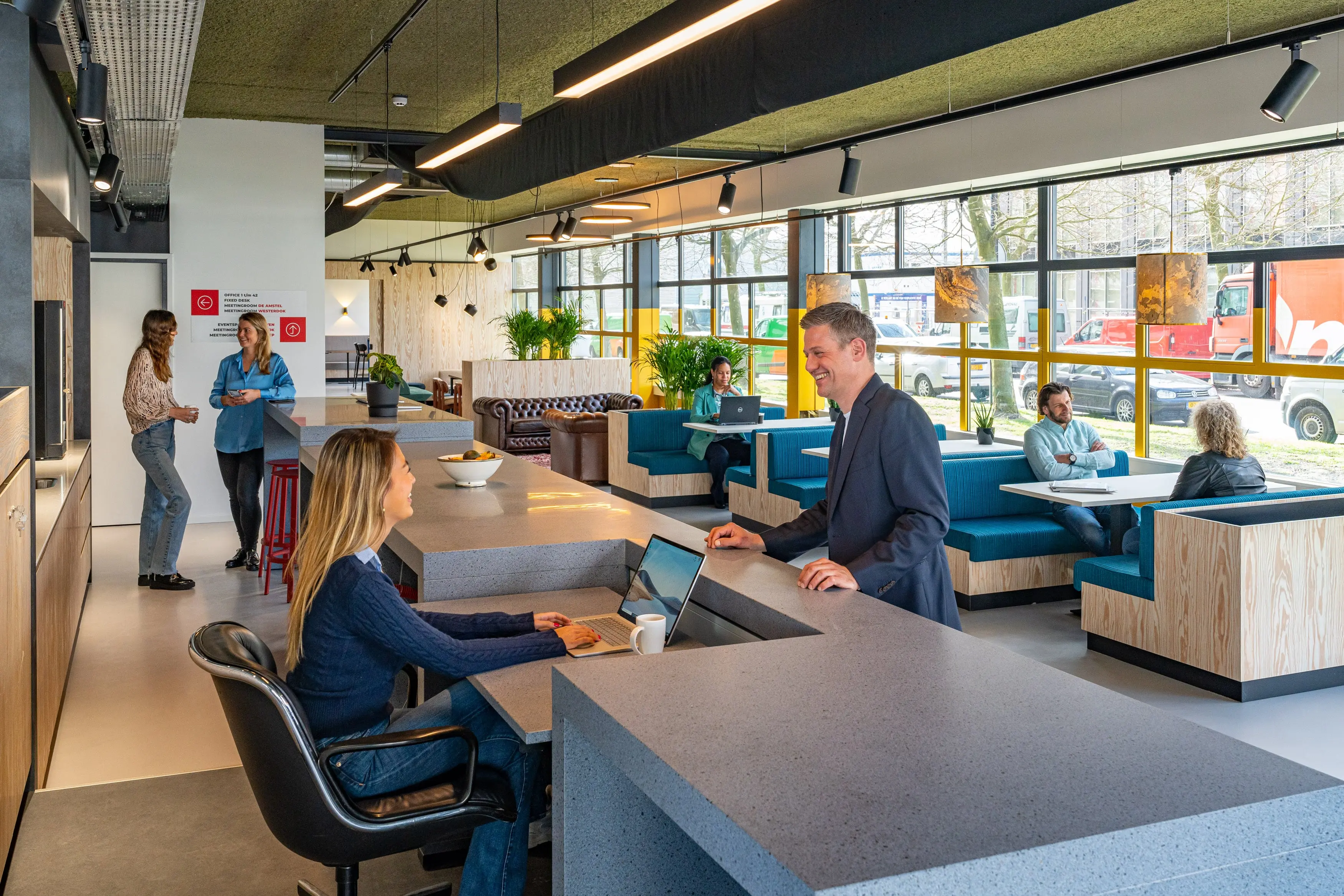 Kantoorruimte huren Amsterdam - treinzitjes-min.webp