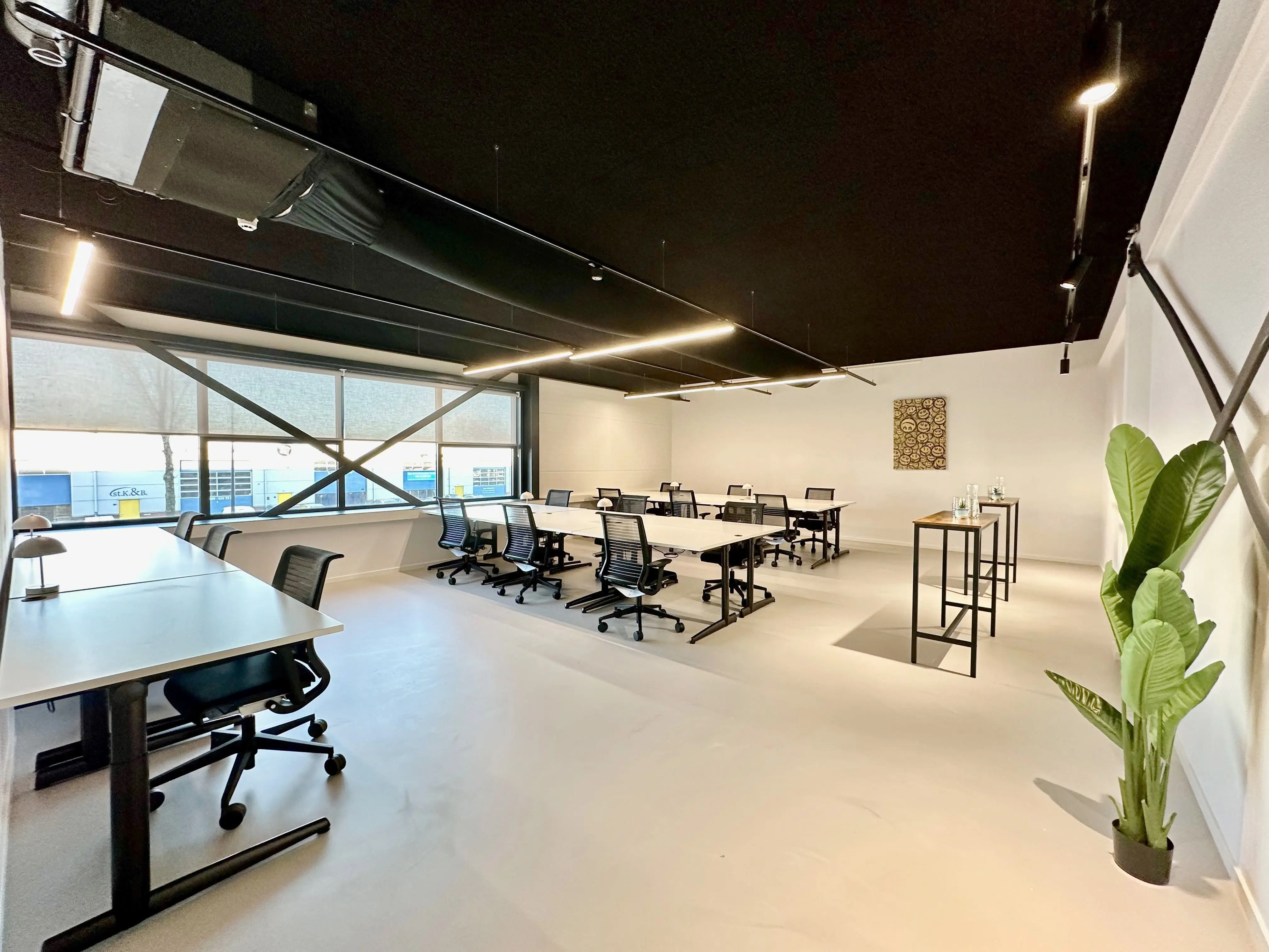 Office 1 -2-min.webp