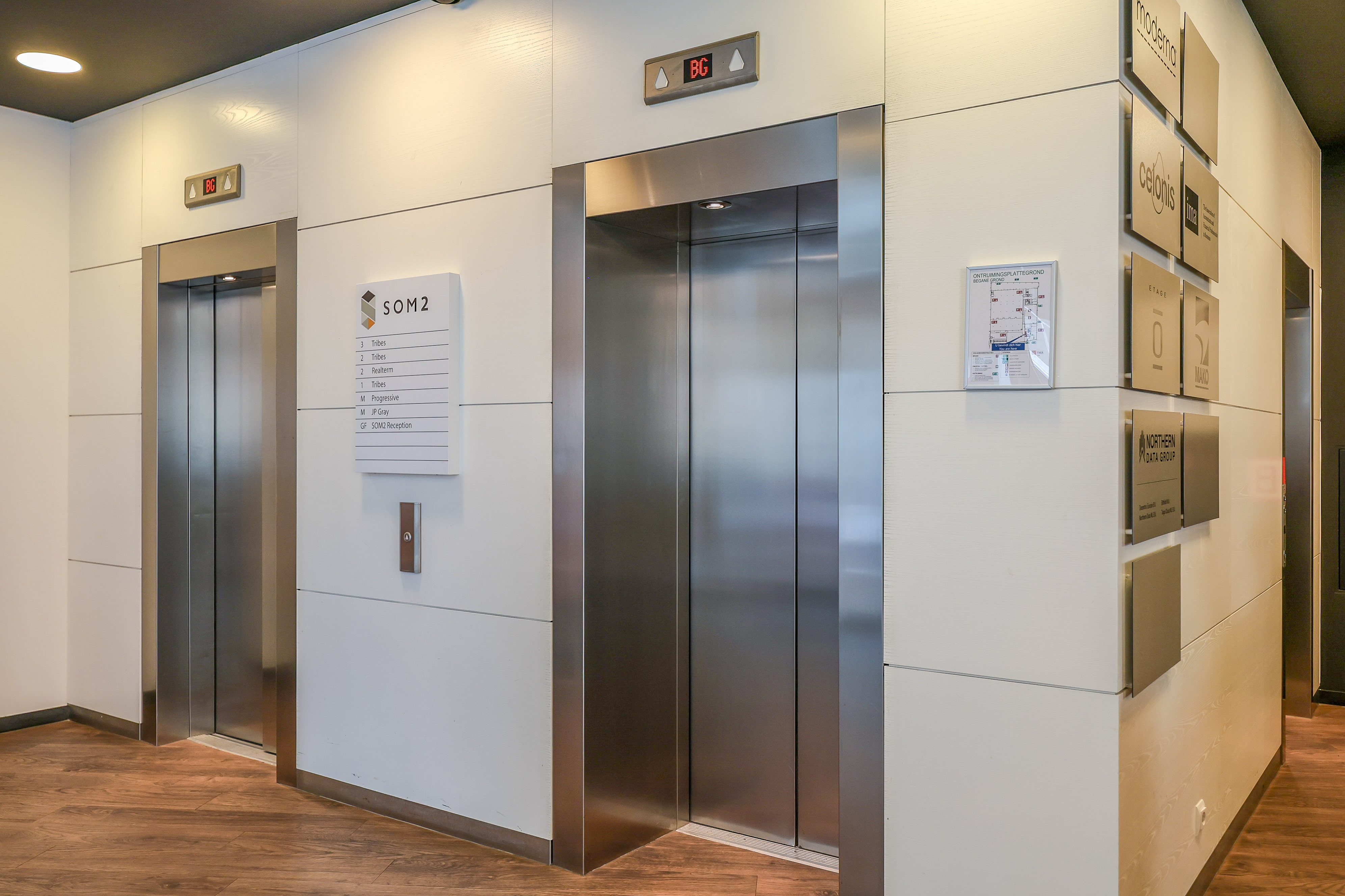 NEW Tribes Amsterdam South Axis SOM 2 - Elevators-min.jpg