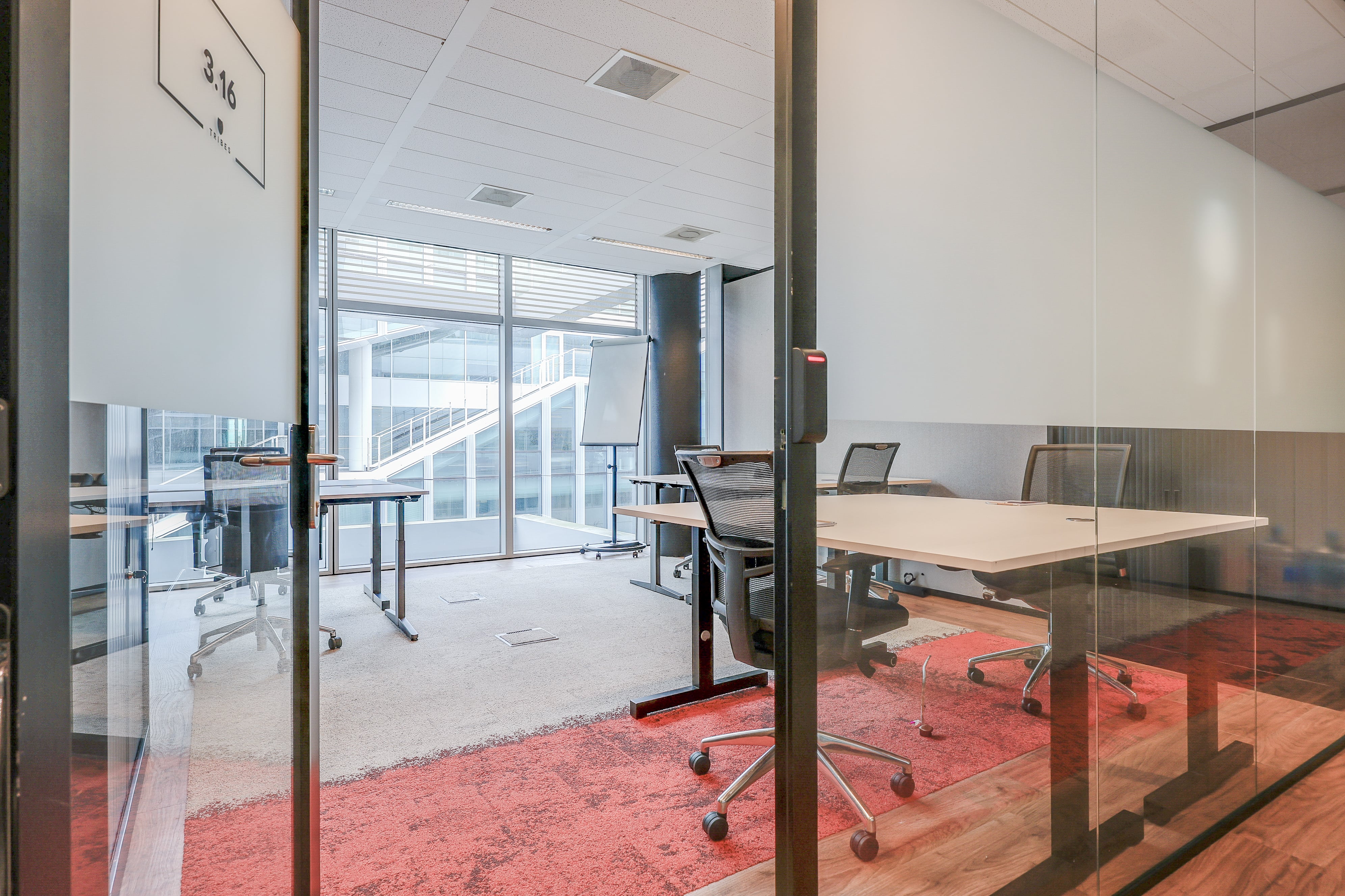 NEW Tribes Amsterdam South Axis SOM 2 - Private Office 14-min.jpg
