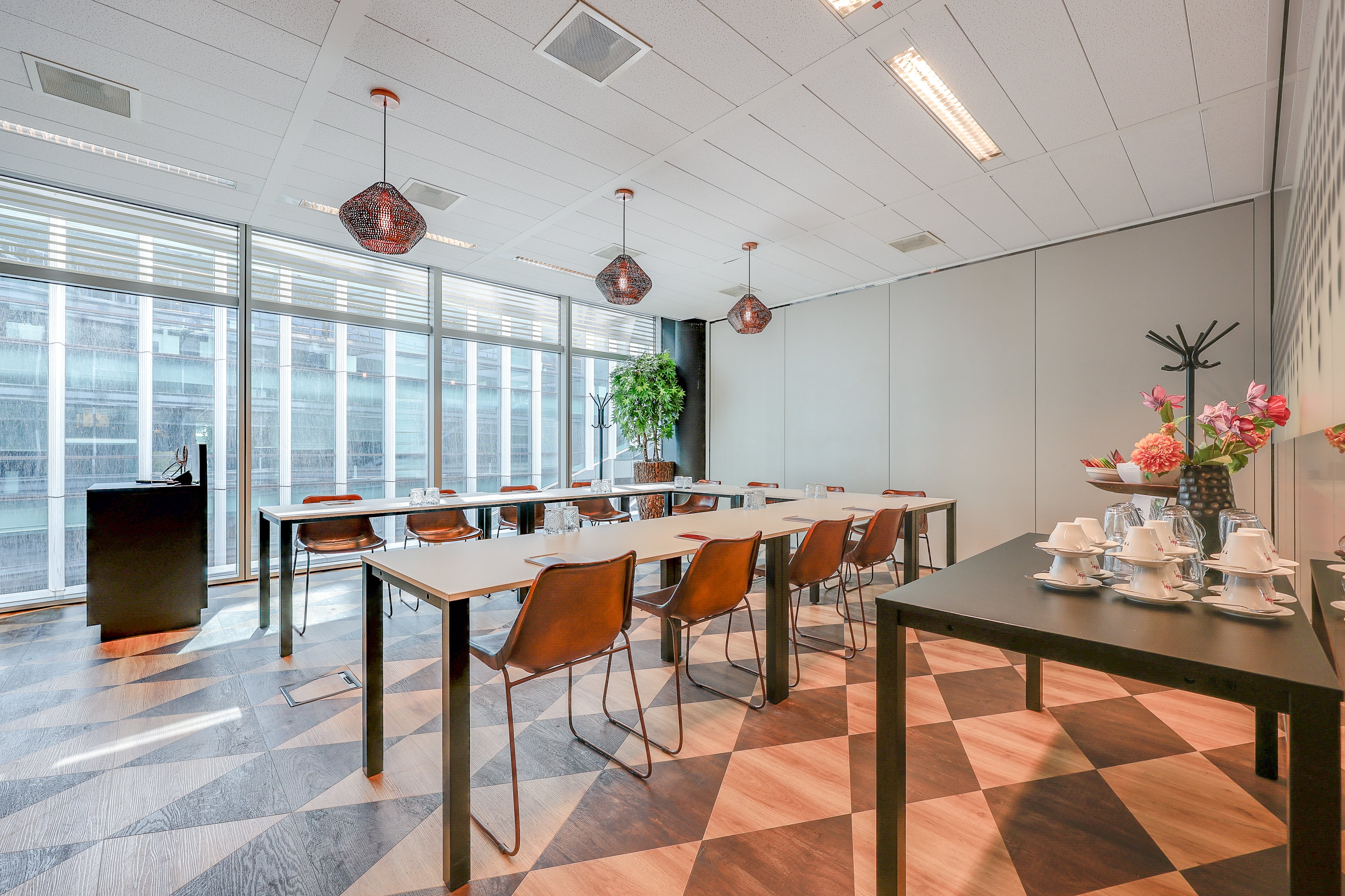 NEW Tribes Amsterdam South Axis SOM 2 - Meeting Room 1-min.jpg