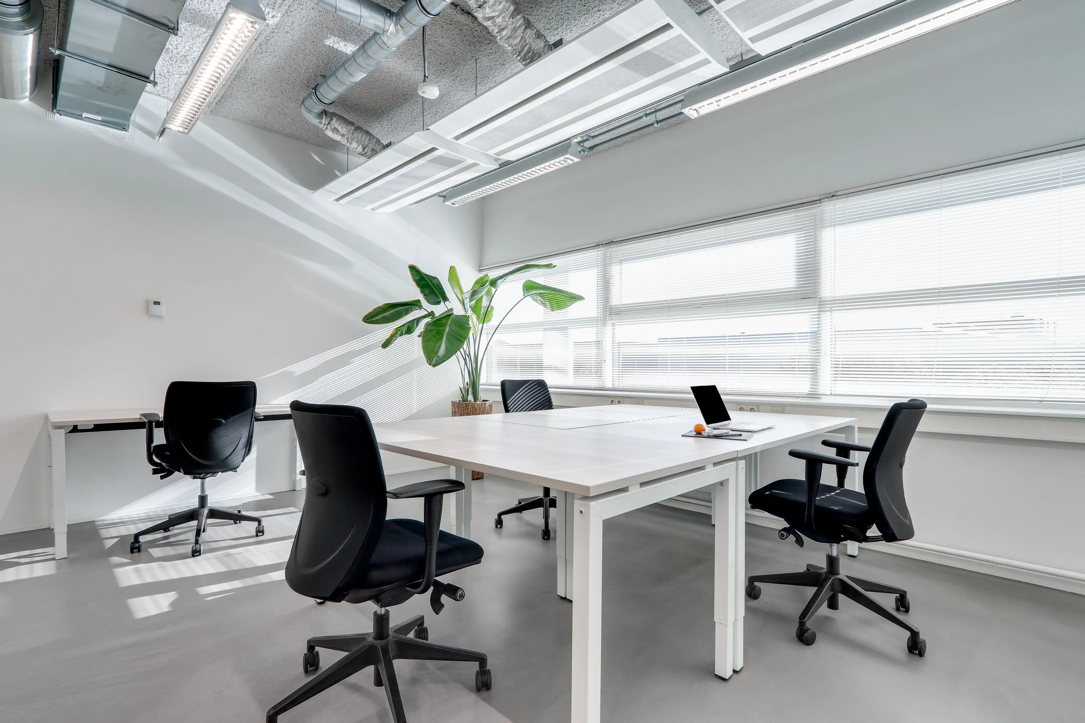 7 Amsterdam Zuidoost-Workspace-min.webp