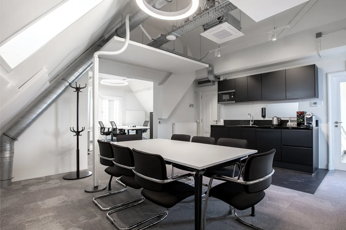 Regus, Nieuwezijds Voorburgwal 104-108, 8.webp