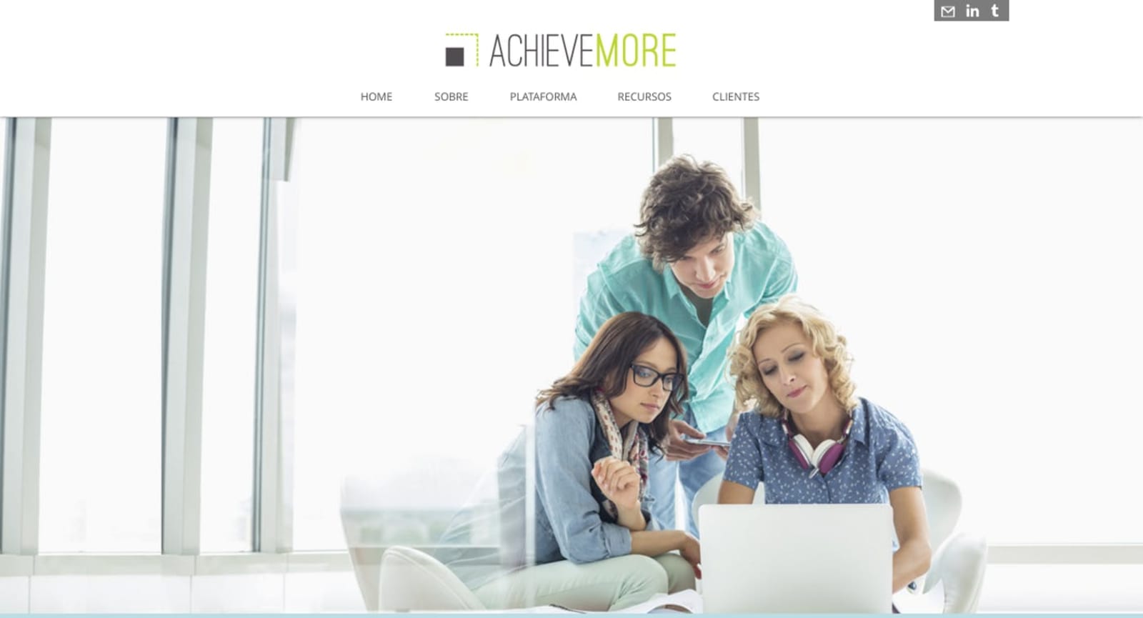 Wix Website Examples: AchieveMore