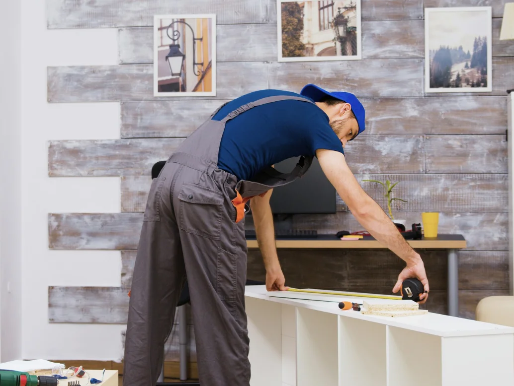 Supervise the work of the technician on site