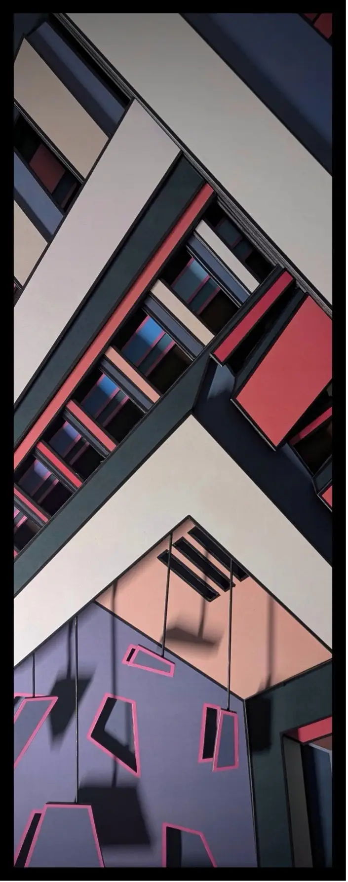 Collage vertical architectural nocturne, façade aux aplats bleu marine et rose vif, formes géométriques découpées