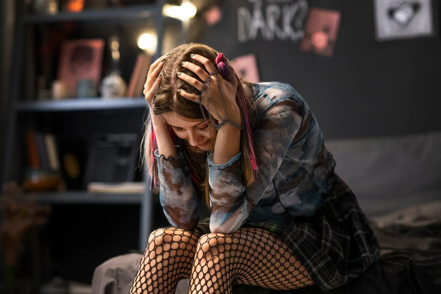 A young woman feels overwhelmed by co-occurring mental health and substance use challenges.