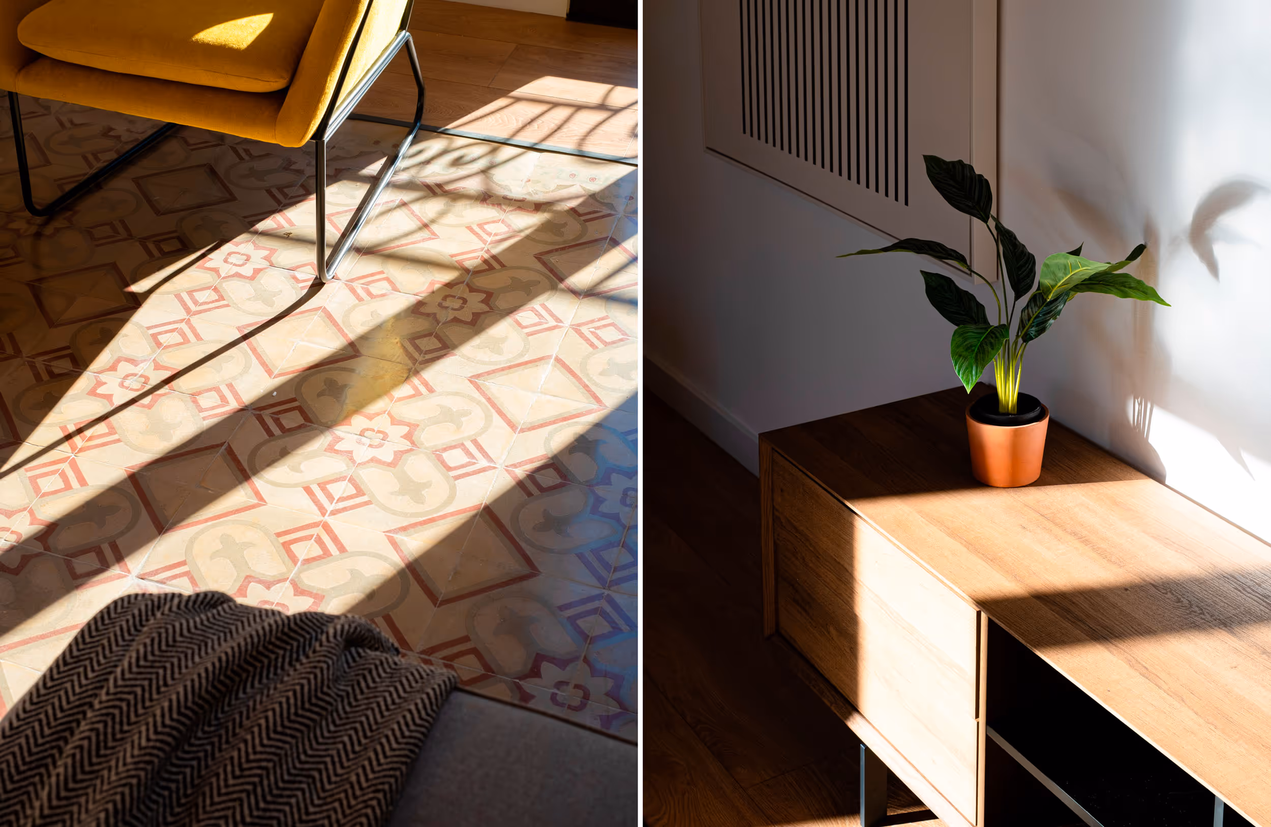Imagen dividida: a la izquierda, luz solar iluminando baldosas decorativas y una silla amarilla; a la derecha, una planta en maceta recibiendo luz suave sobre una consola de madera.