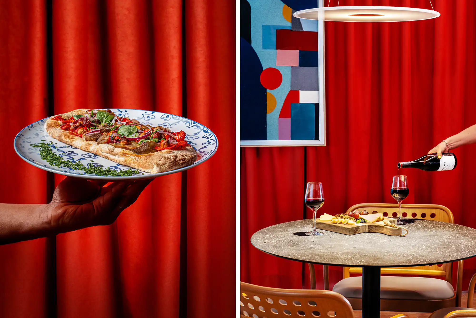 Camarero sirviendo una pizza en el restaurante del Ibis Styles Barcelona Sant Joan Despí.