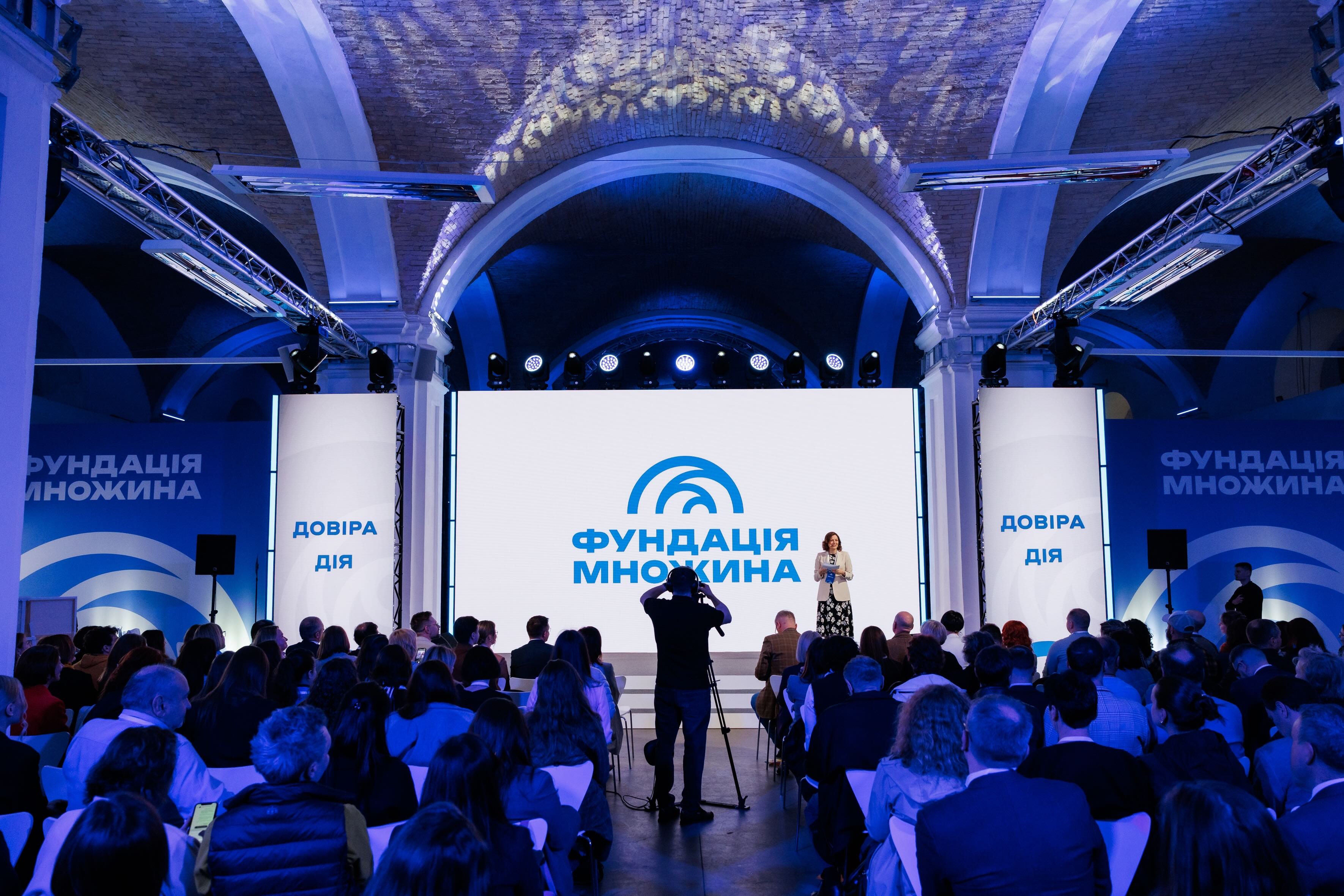 Mnozhyna Foundation presentation